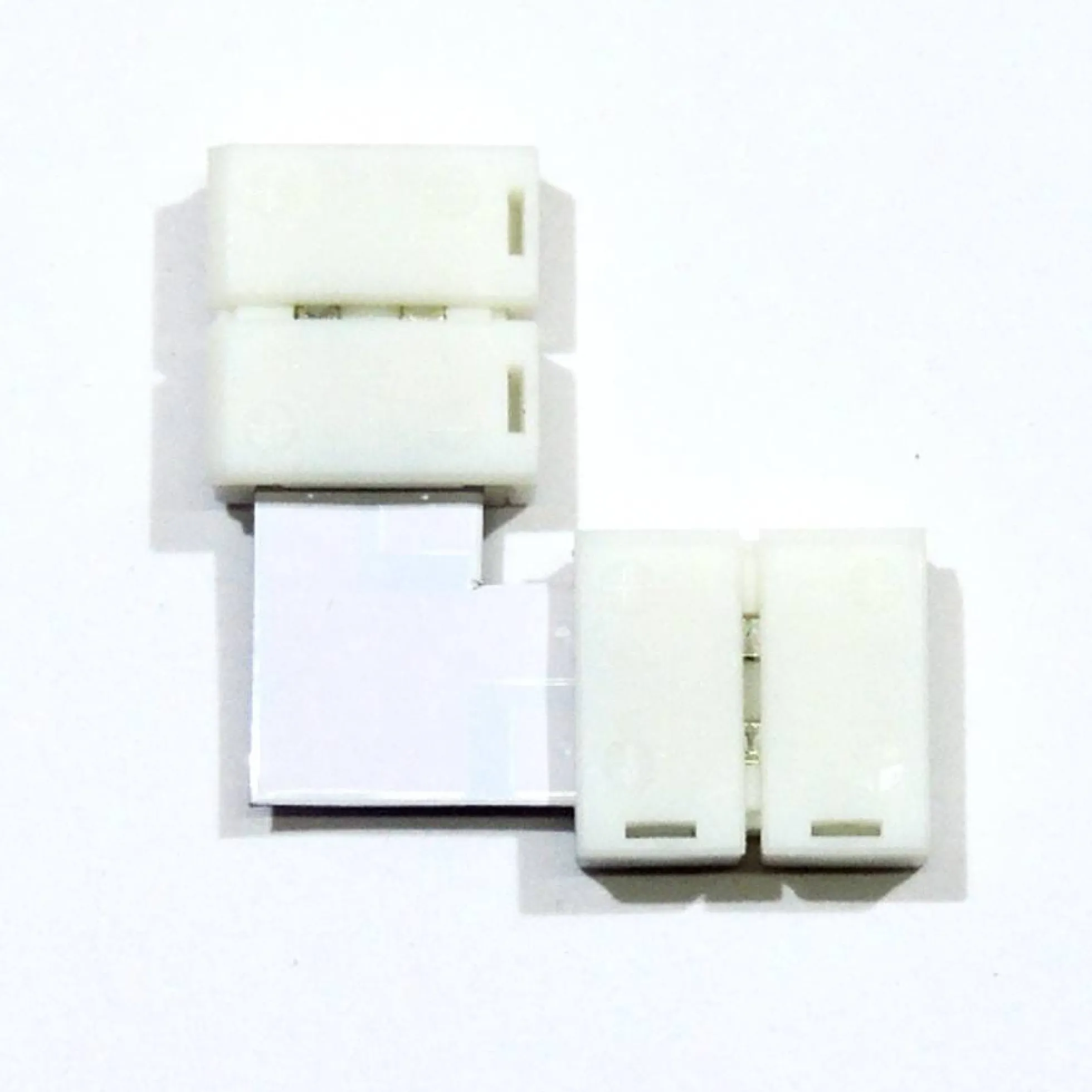 Conector para tiras LED 12V 10mm para esquinas 90º