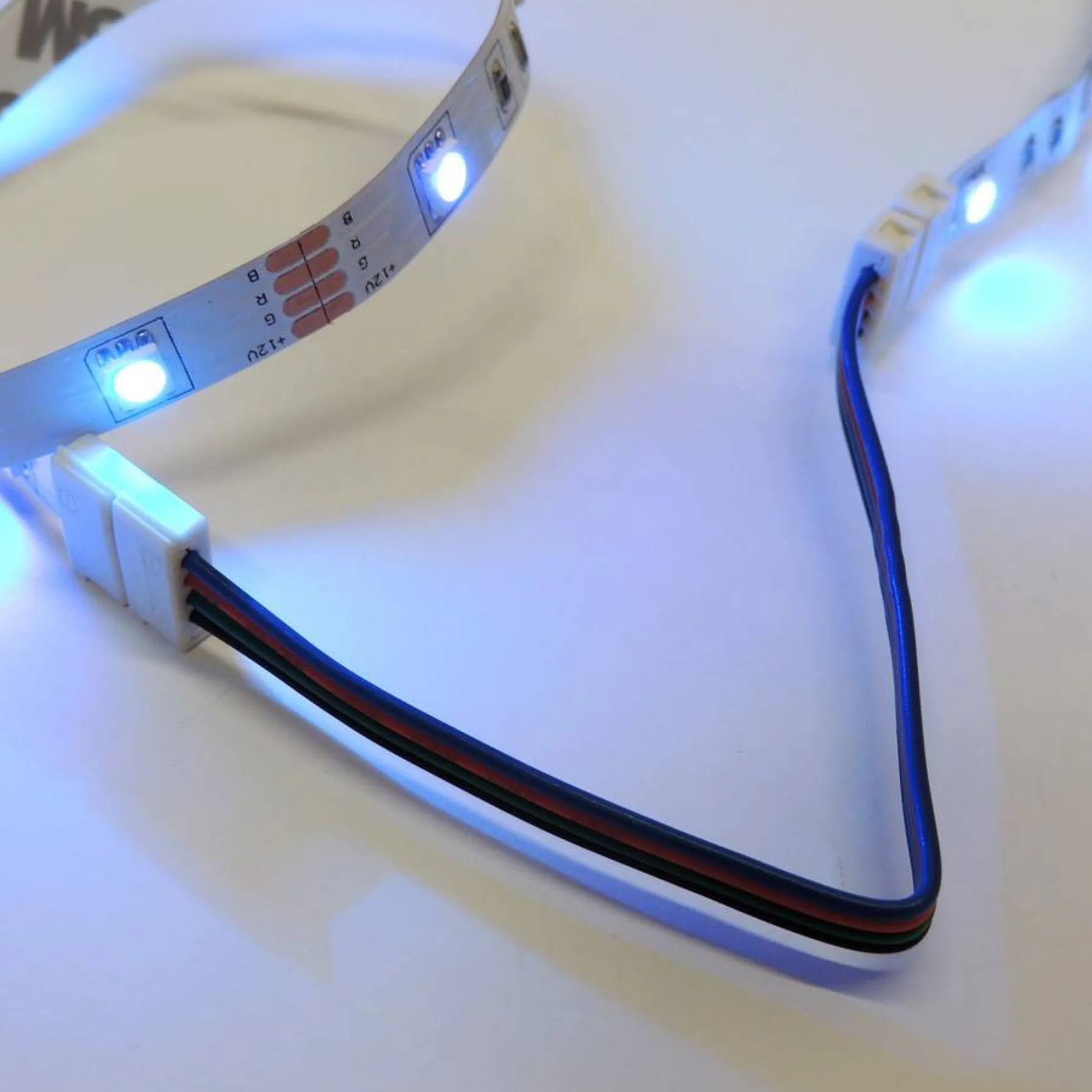 Conector para tiras 12V RGB con cable