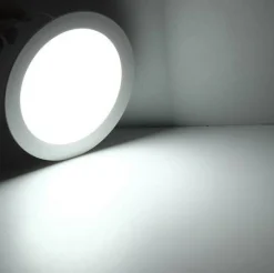 Downlight LED circular empotrable 6W - Corte Ø 110 mm - 5 años de garantía