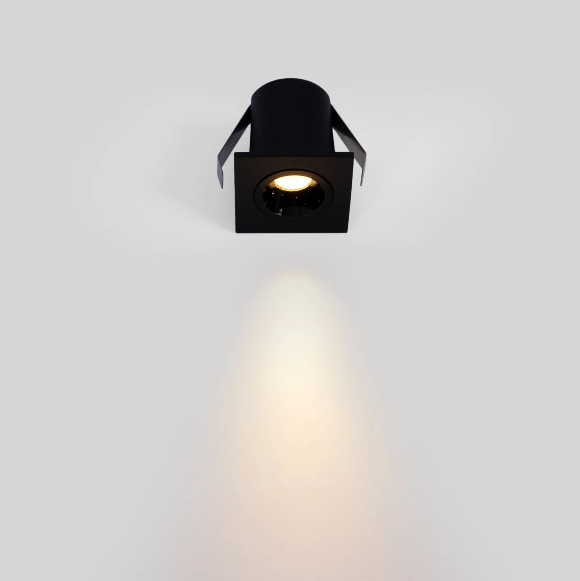 Downlight LED empotrable cuadrado 2W - Chip Osram - UGR18 - Corte Ø 25mm - Negro