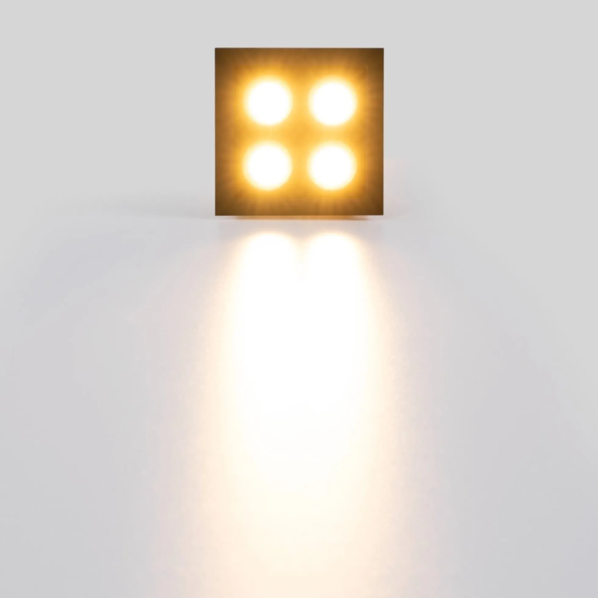 Downlight LED empotrable cuadrado 8W - Chip Osram - UGR18 - Corte 48 x 48 mm