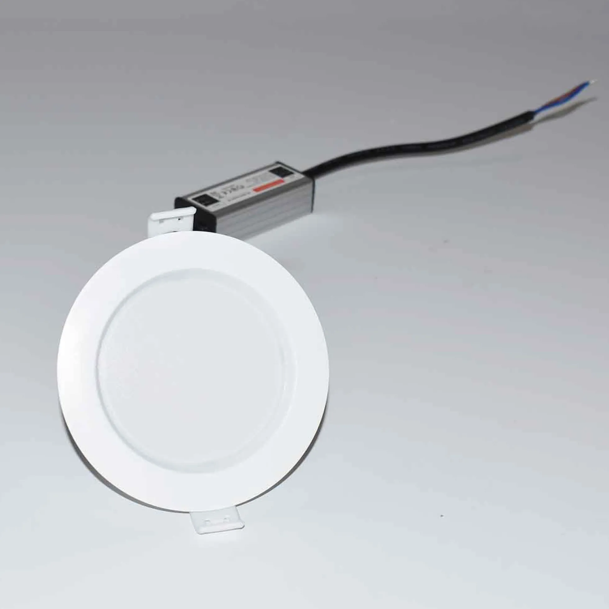 Downlight LED estanco empotrable - IP65 - 8W - Corte Ø 80-95mm