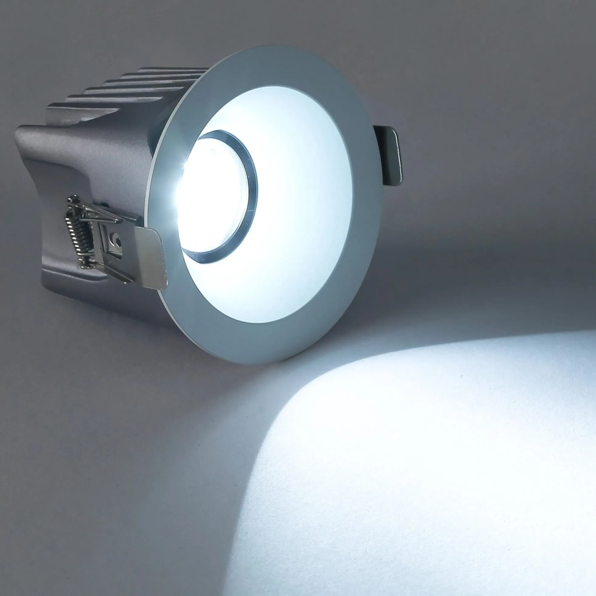 Downlight LED exterior 12W - CCT - Chip OSRAM - Driver PHILIPS - Corte Ø 75mm - IP54