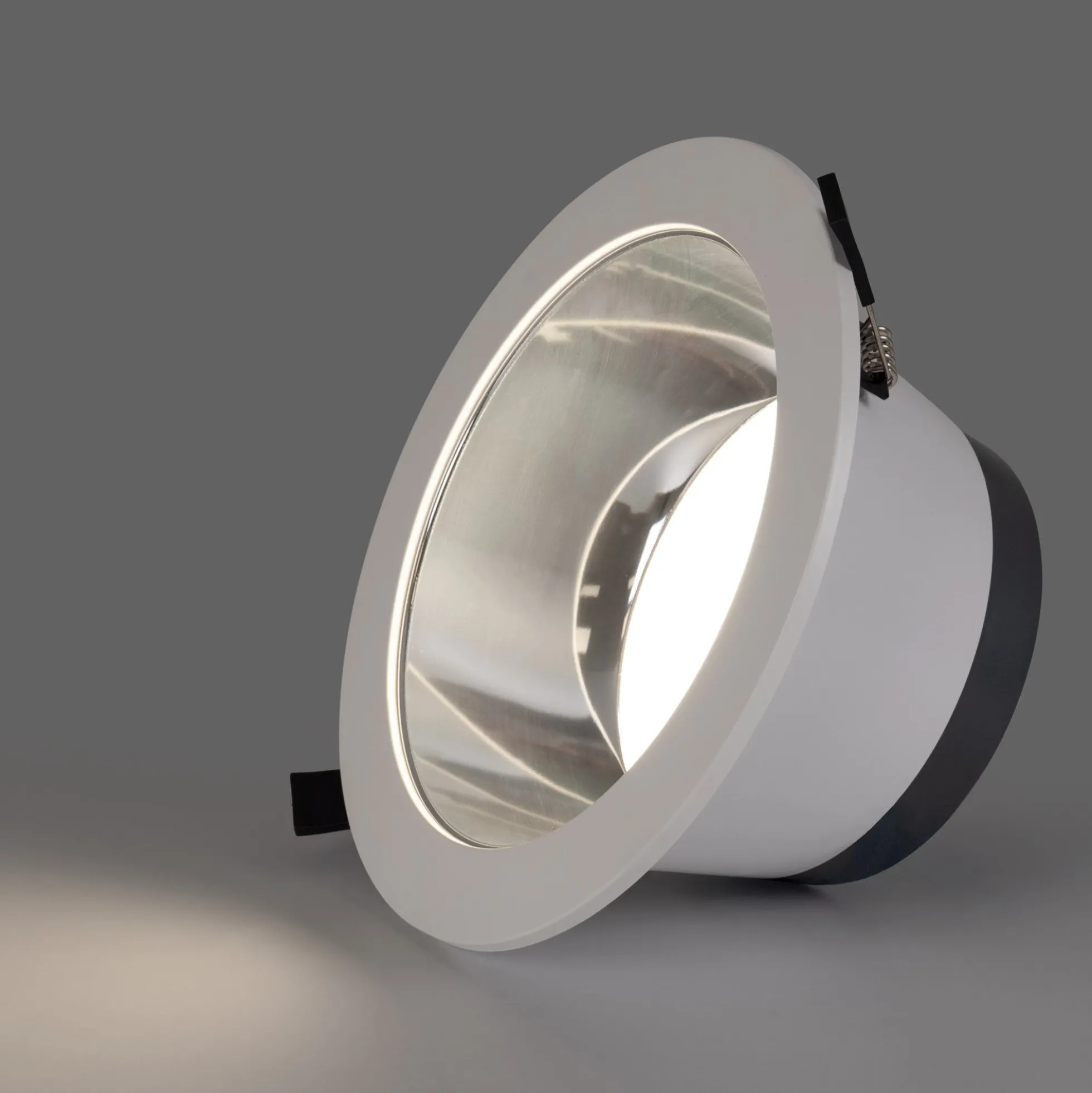 Downlight LED IP44 potencia ajustable 20W/25W/30W - CCT - 100lm/W - Corte Ø 200mm