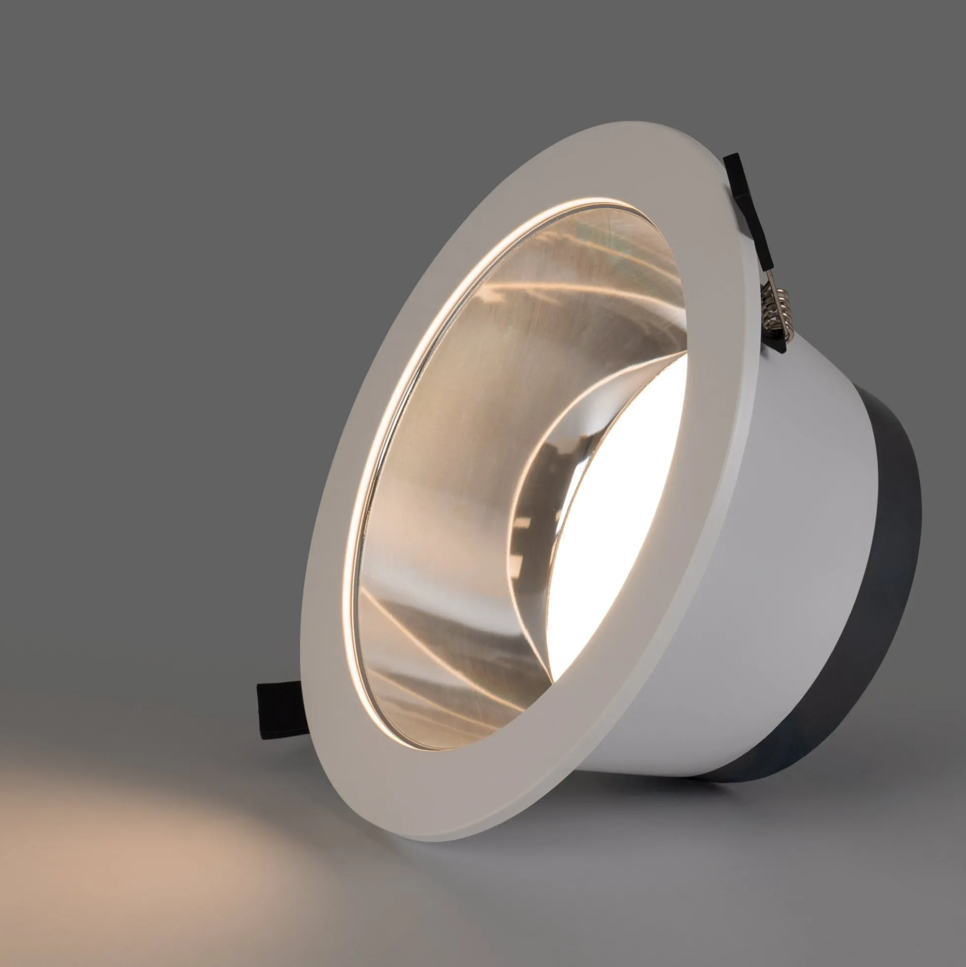 Downlight LED IP44 potencia ajustable 20W/25W/30W - CCT - 100lm/W - Corte Ø 200mm