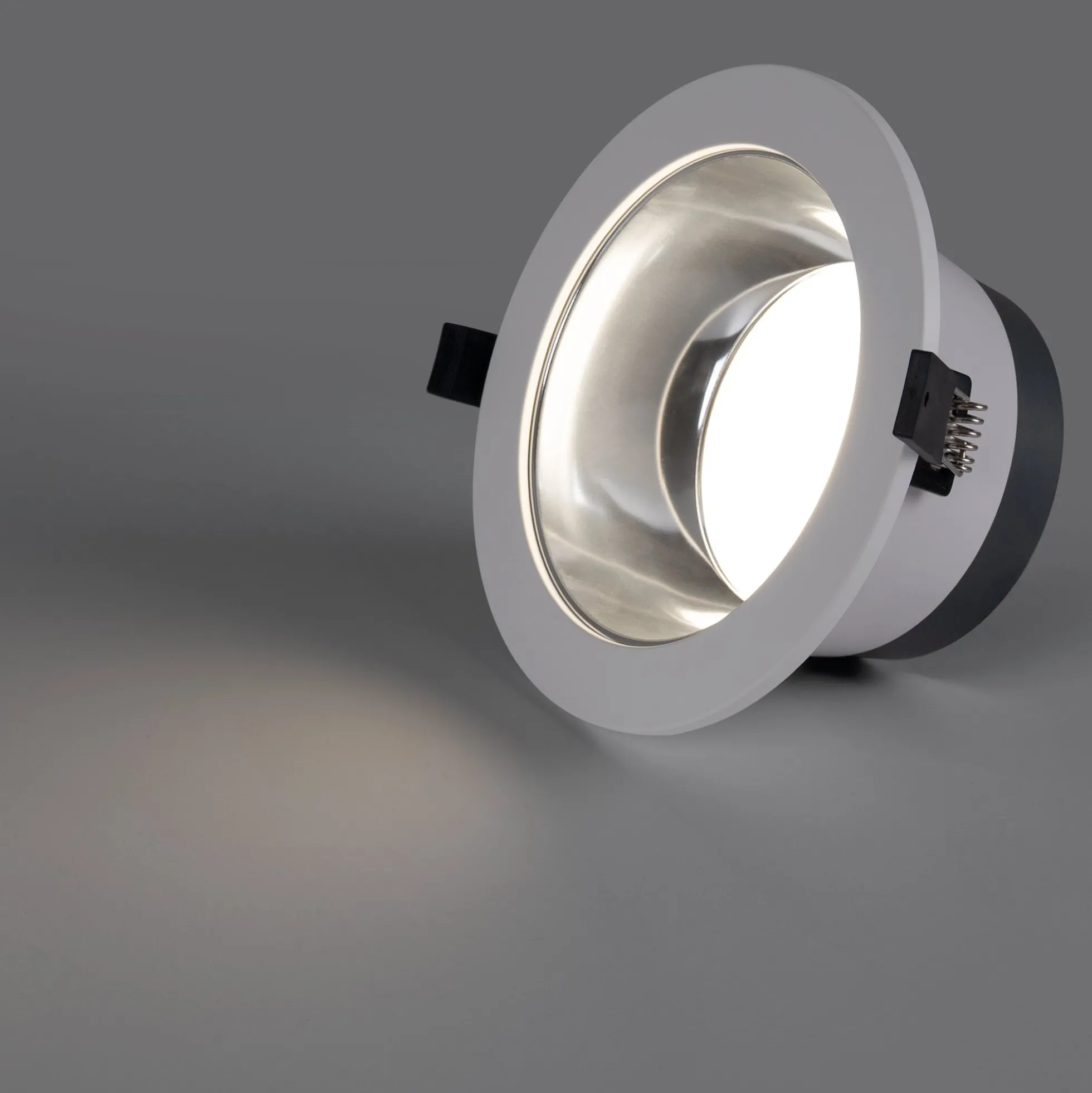 Downlight LED IP44 potencia ajustable 10W/15W/20W - CCT - 100lm/W - Corte Ø 150mm