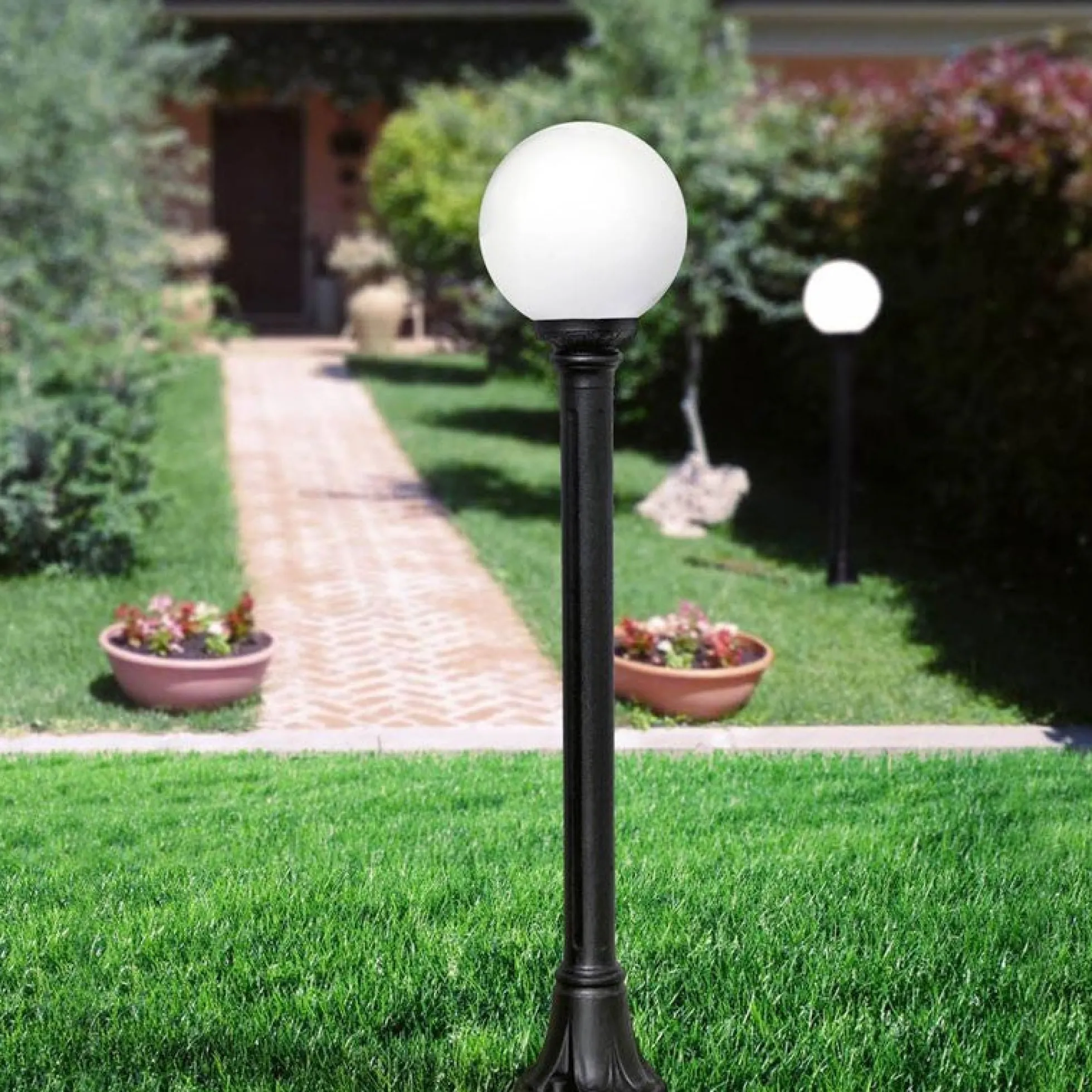 Farola exterior Fumagalli LED "GLOBO MIZAR/G250" 8.5W E27 - CCT