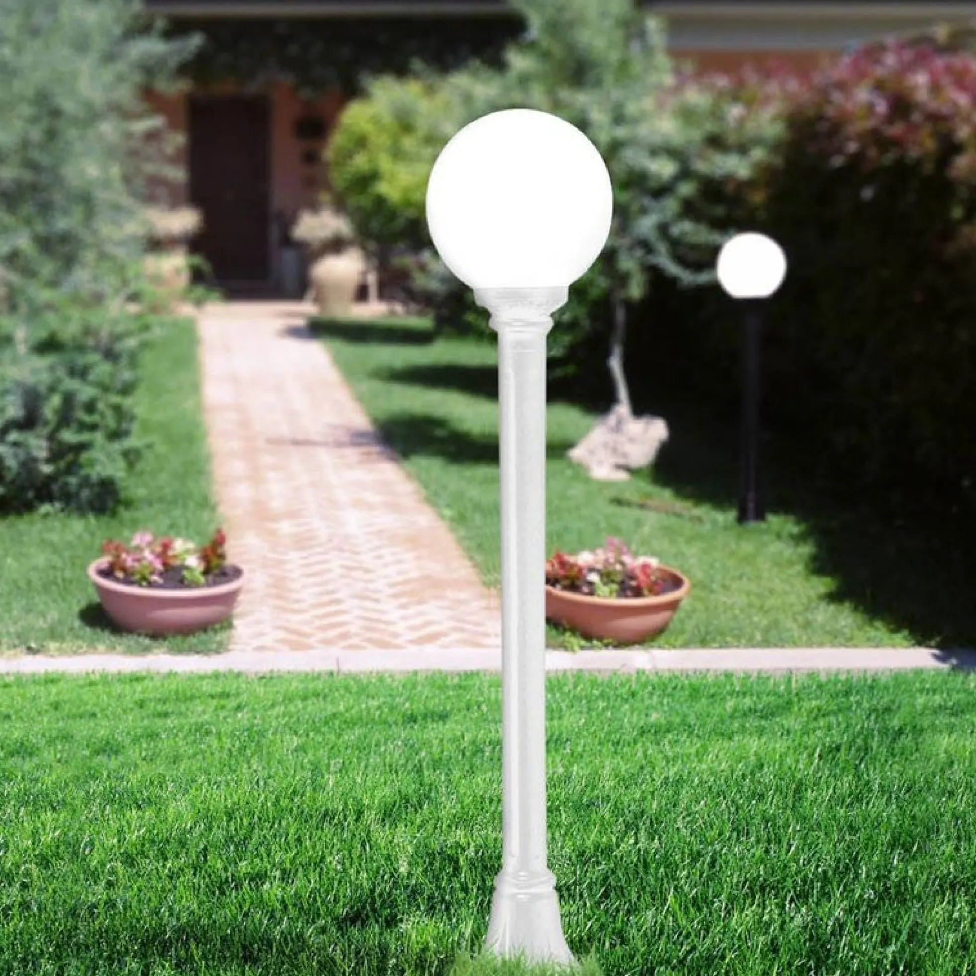 Farola exterior Fumagalli LED "GLOBO MIZAR/G250" 8.5W E27 - CCT