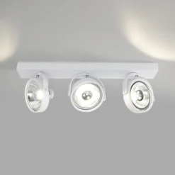 Foco de techo triple orientable