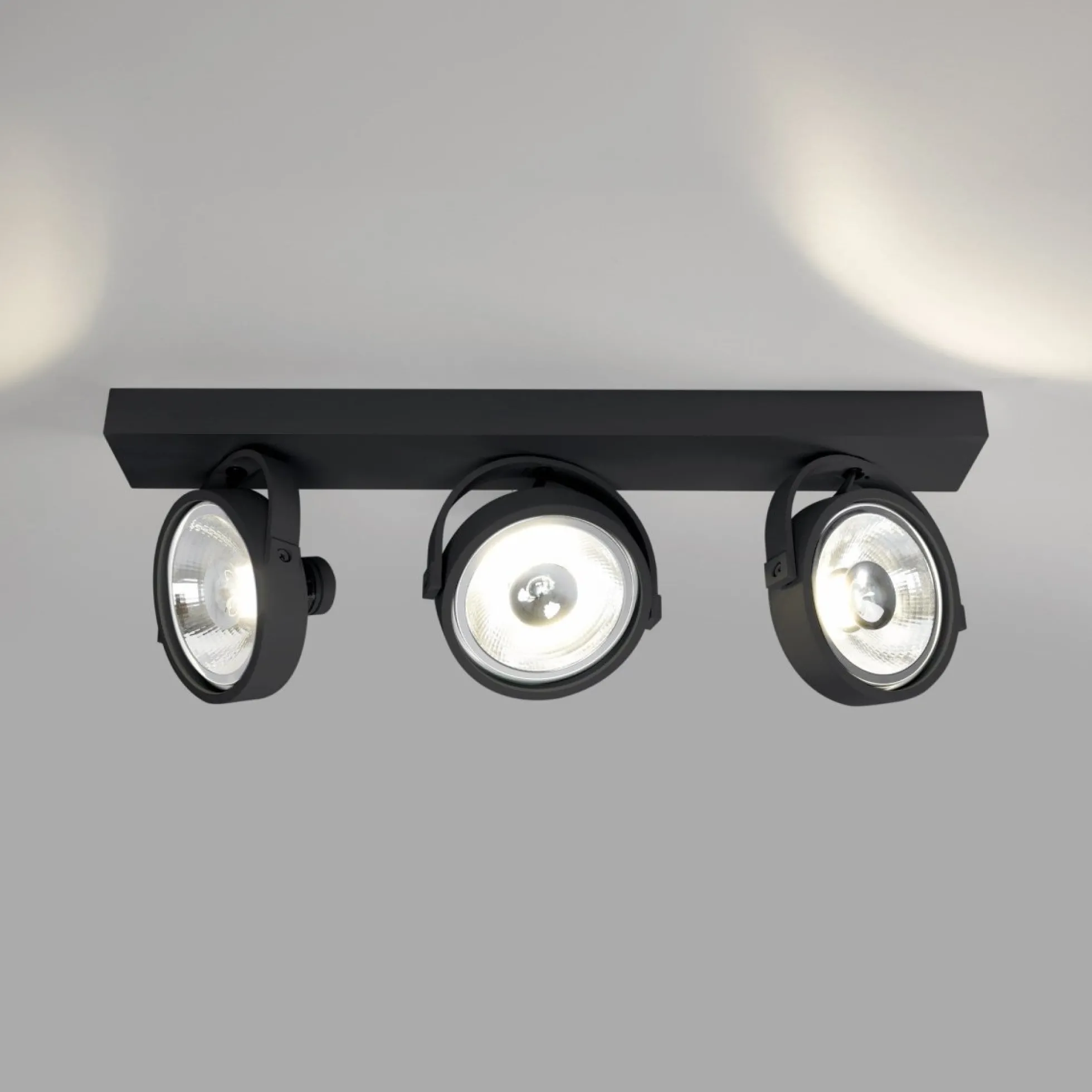 Foco de techo triple orientable "IRIS" + 3 bombillas AR111 GU10