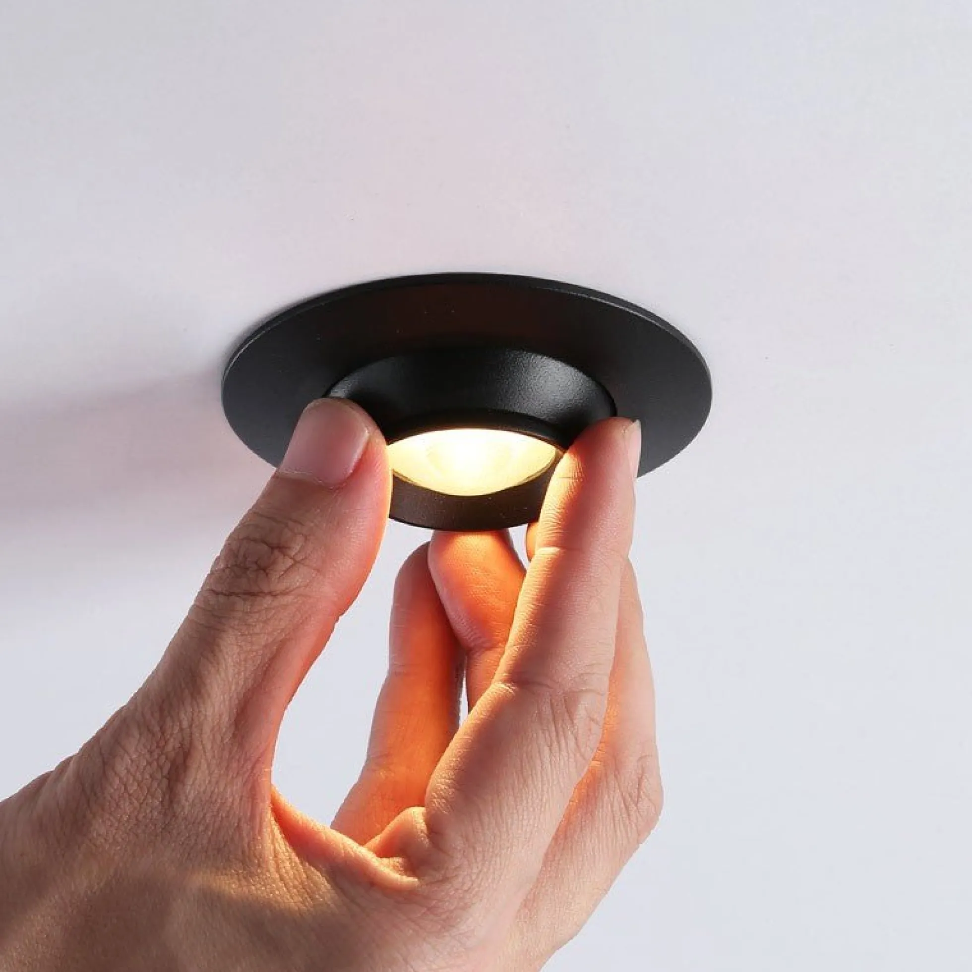 Foco empotrable LED con zoom - Orientable - Chip Cree - 2700K - 3W