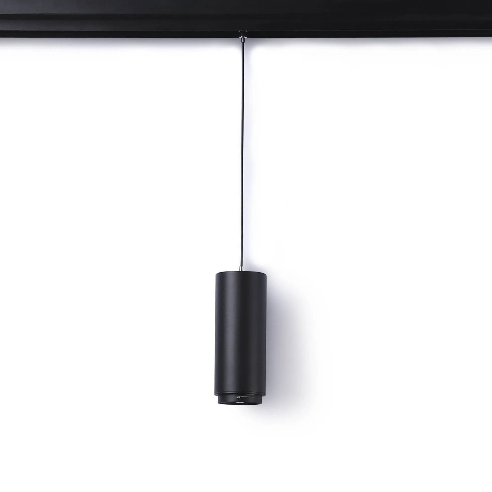 Foco LED de suspensión para carril magnético con ZOOM 15°-60° - 48V - 8W - UGR16 - CRI95
