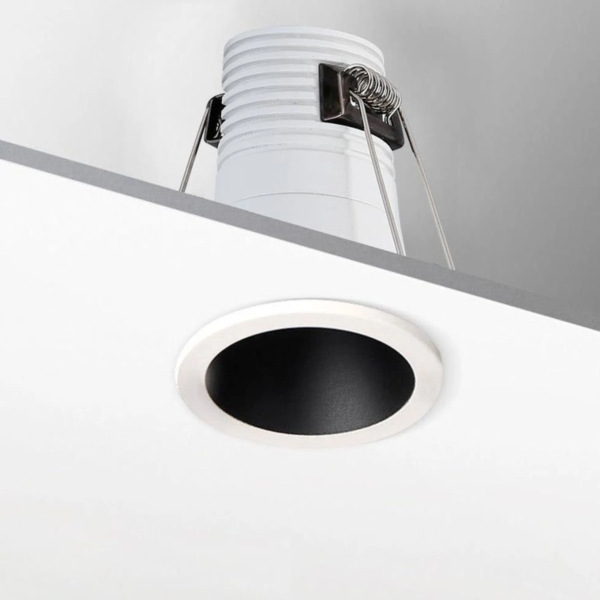 Foco LED empotrable - Chip Cree - Bajo UGR - 2700K - 3W
