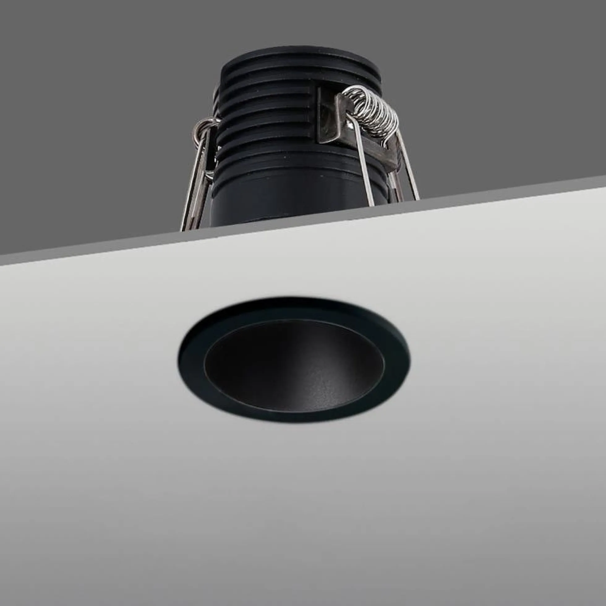 Foco LED empotrable - Chip Cree - Bajo UGR - 2700K - 3W