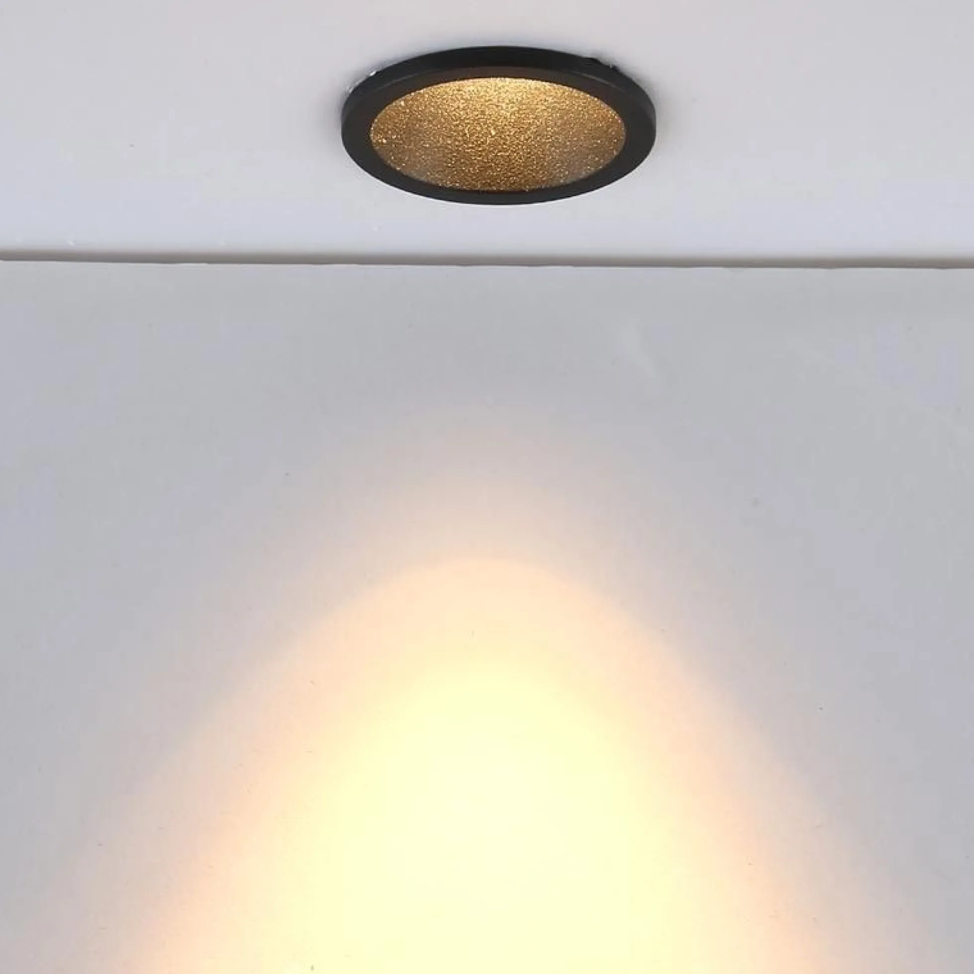 Foco LED empotrable - Chip Cree - Bajo UGR - 2700K - 3W
