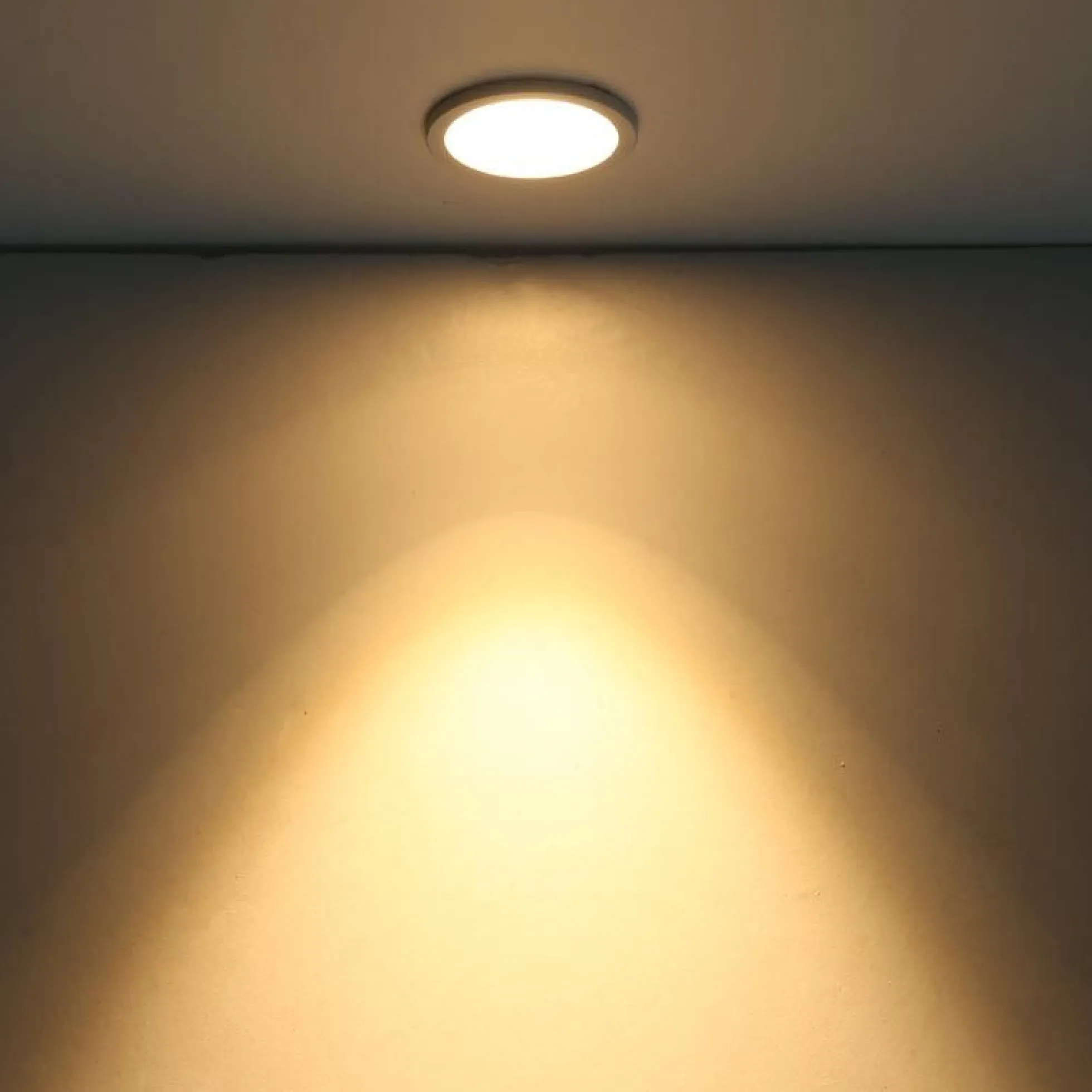 Foco LED empotrable - Chip Cree - Bajo UGR - 2700K - 3W