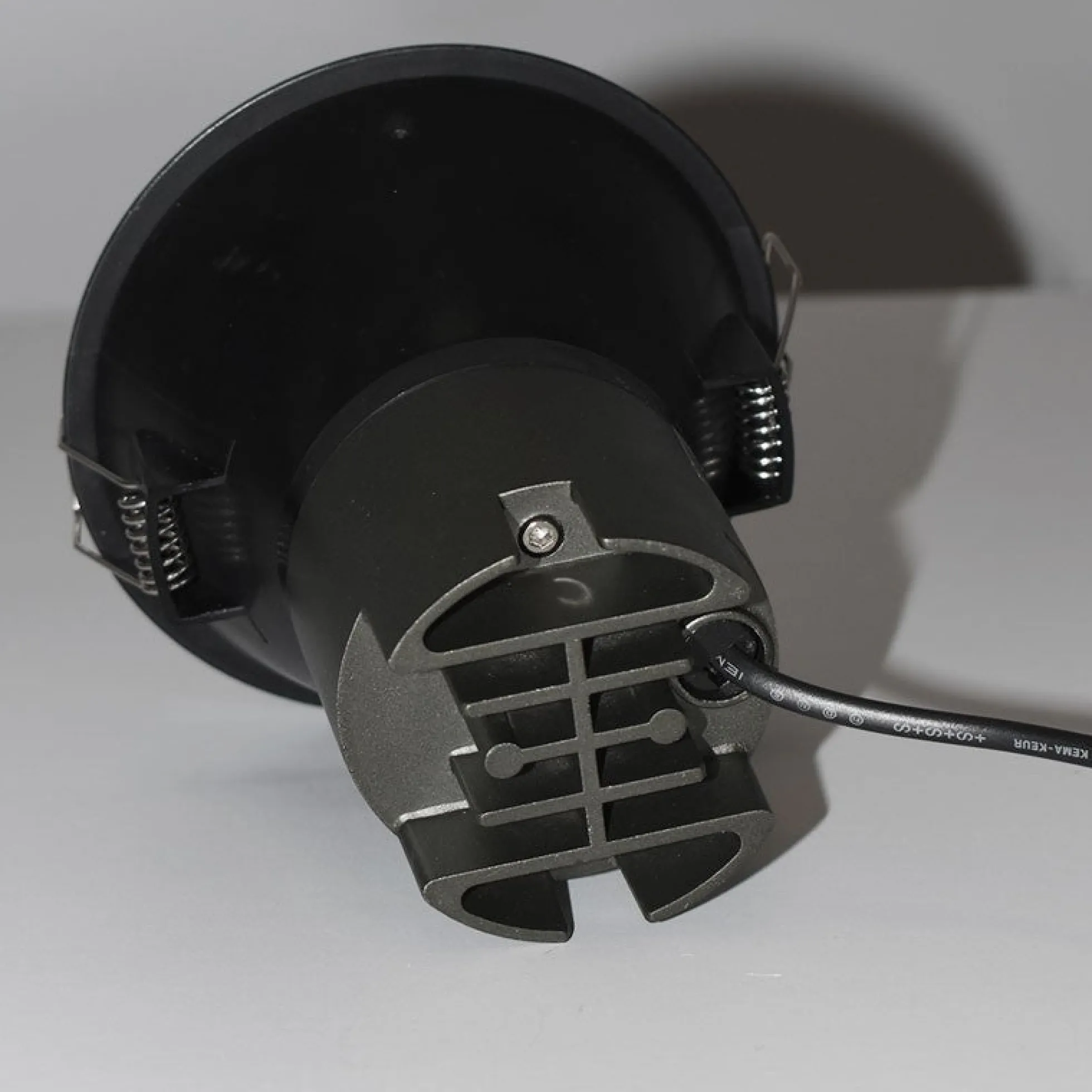 Foco LED empotrable 11W "KOPPA"- Óptica 24º - Color negro - Corte Ø 100mm - Bajo UGR