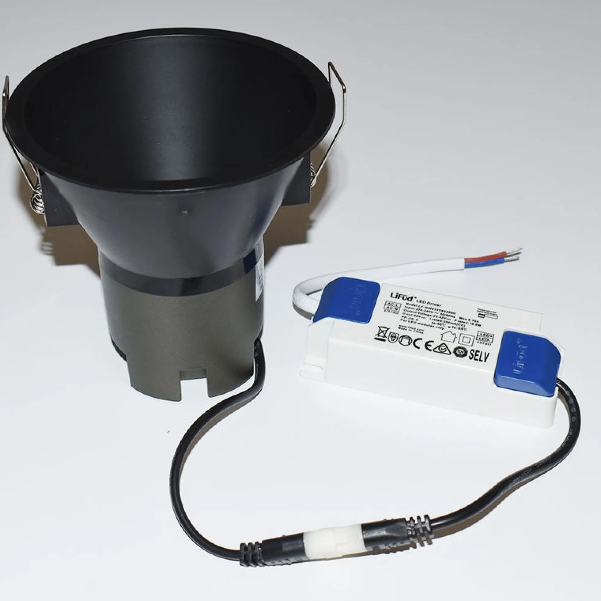 Foco LED empotrable 11W "KOPPA"- Óptica 15º - Corte Ø 100mm - Bajo UGR