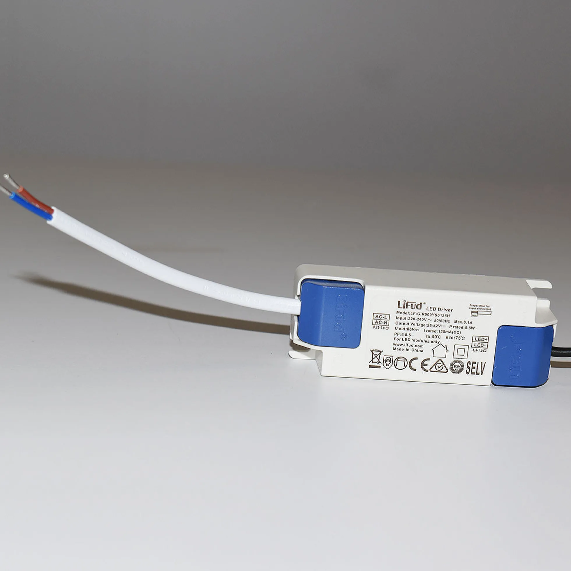 Foco LED empotrable 6W "KOPPA"- Óptica 24º - Corte Ø 65mm - Bajo UGR