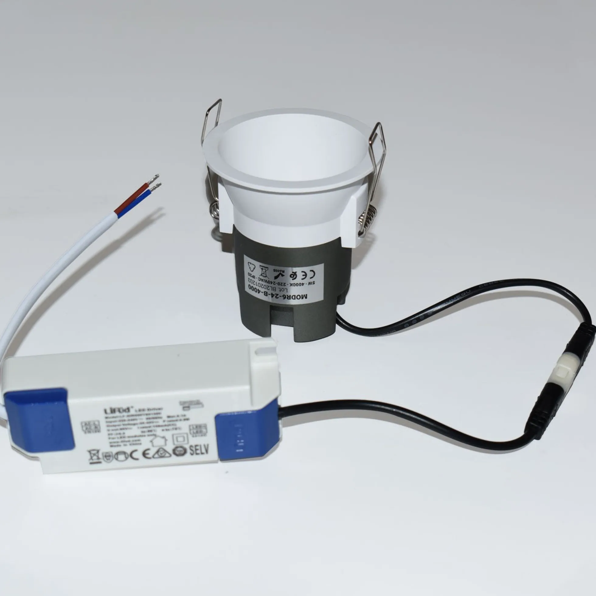 Foco LED empotrable 6W "KOPPA"- Óptica 15º - Corte Ø 65mm - Bajo UGR