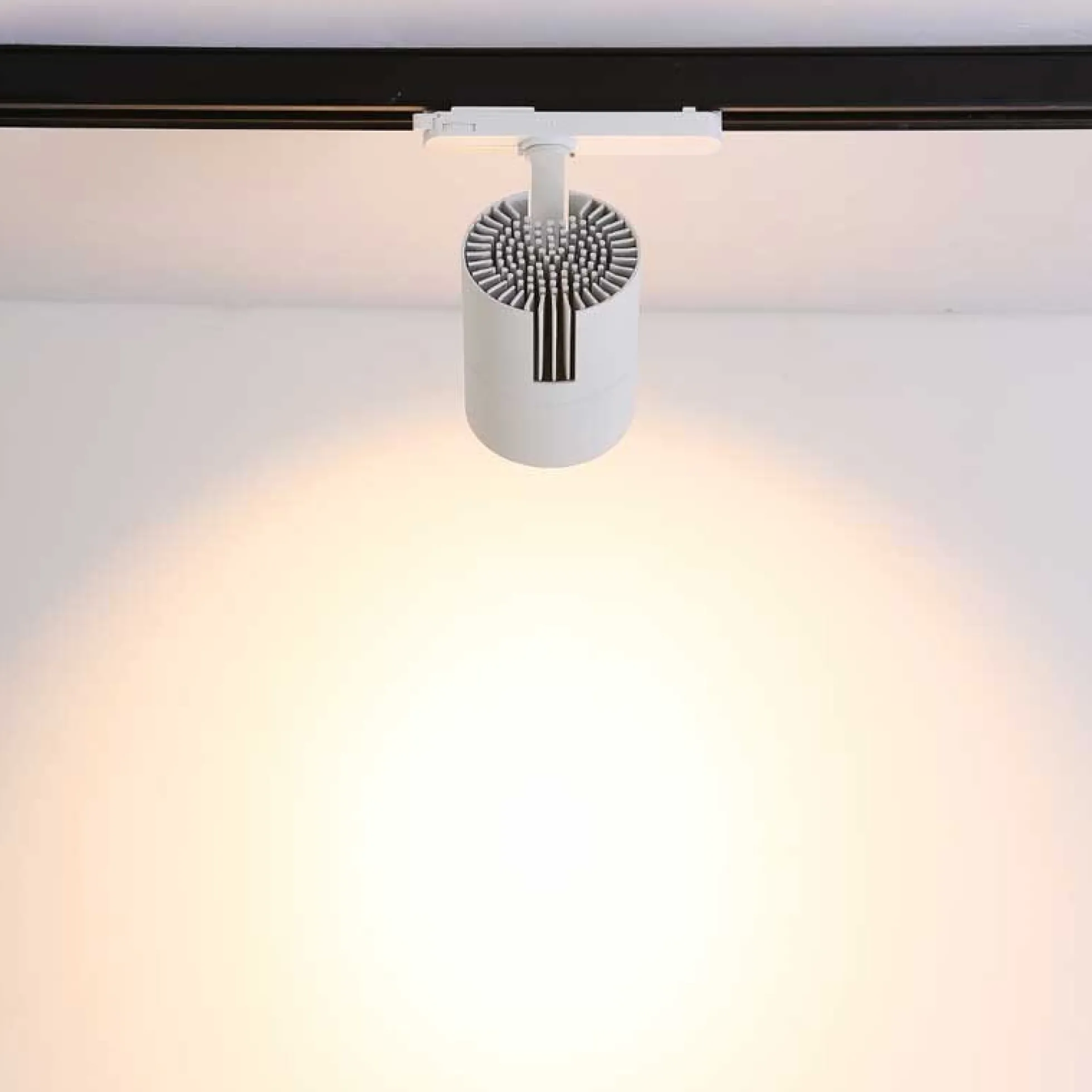 Foco LED para carril trifásico CCT 42W - CRI 95 - Driver Philips Xitanium integrado
