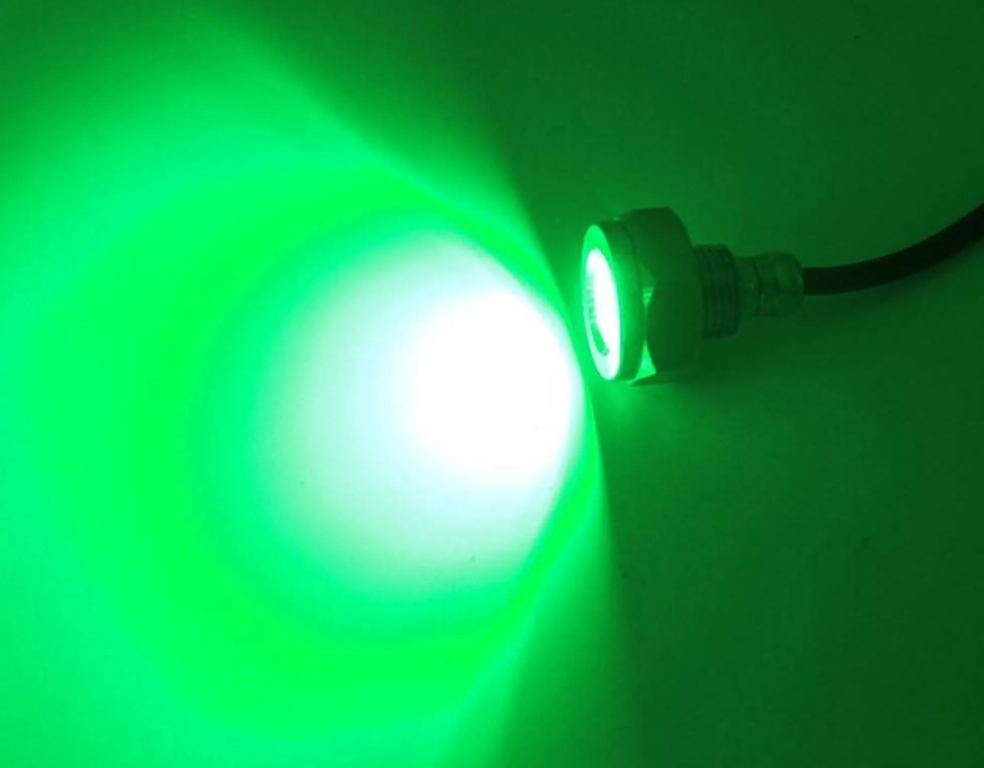 Foco LED sumergible RGB para embarcaciones 12V - 27W - Empotrable en tapón de drenaje