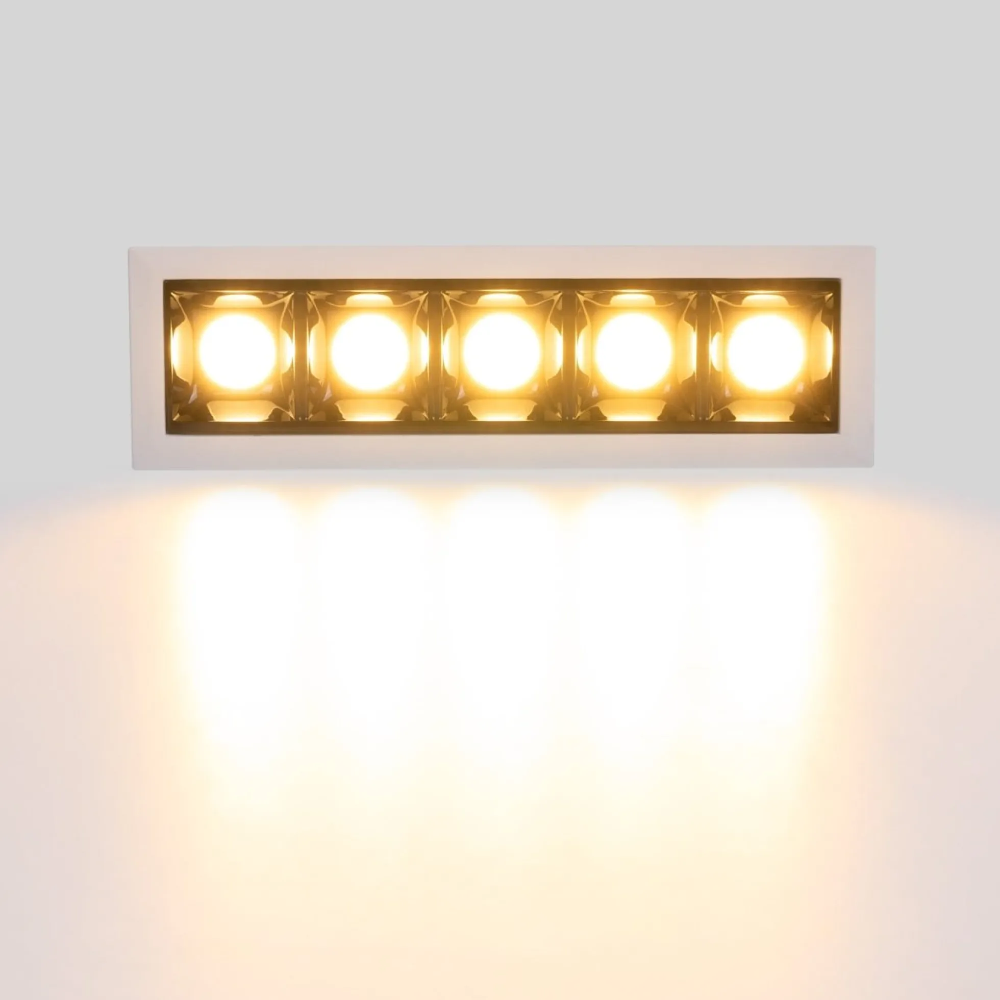Foco lineal LED empotrable 10W - Chip OSRAM - UGR18 - CRI90
