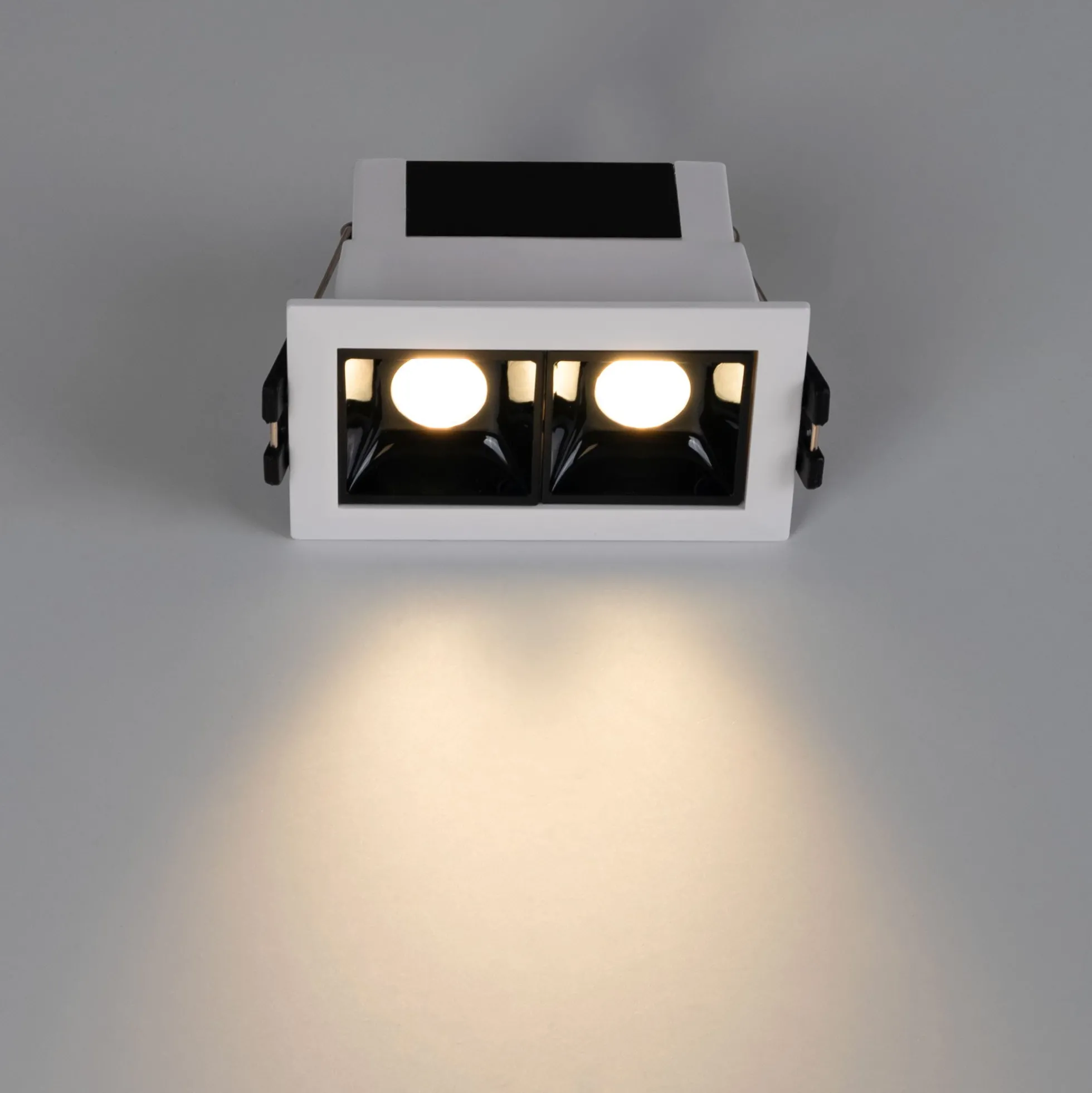 Foco lineal LED empotrable 4W - CCT - UGR18 - CRI90 - IP20
