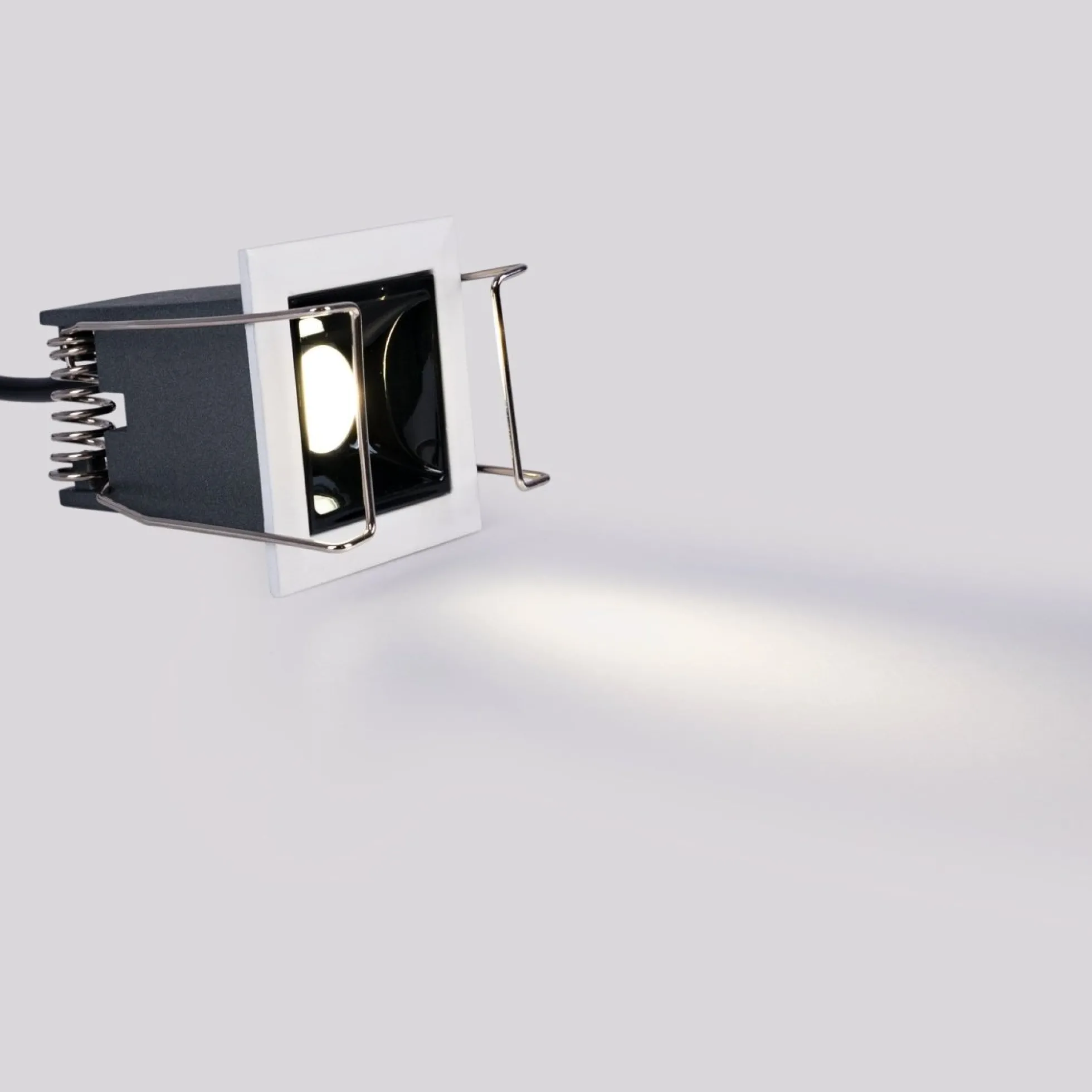 Foco lineal LED empotrable 2W - UGR18 - CRI90 - Chip OSRAM