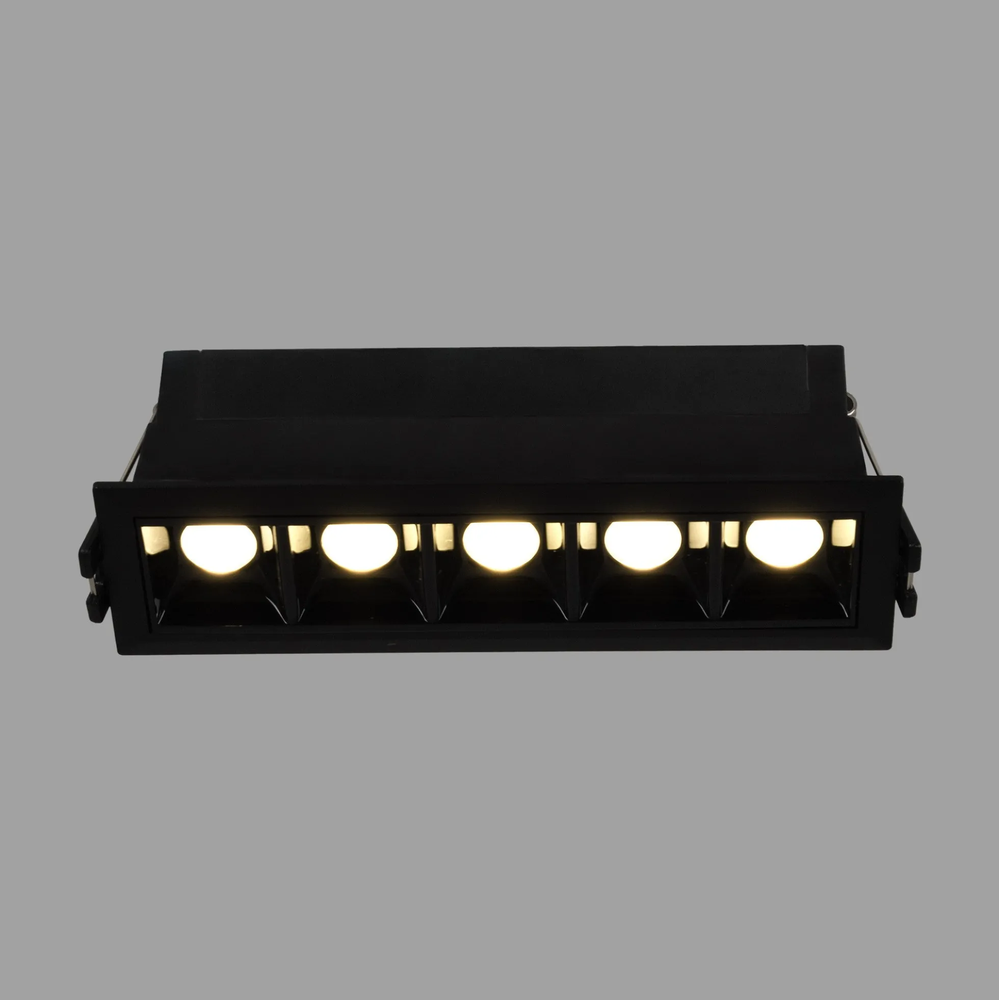 Foco lineal LED empotrable 7W - UGR18 - CRI90 - Driver LIFUD