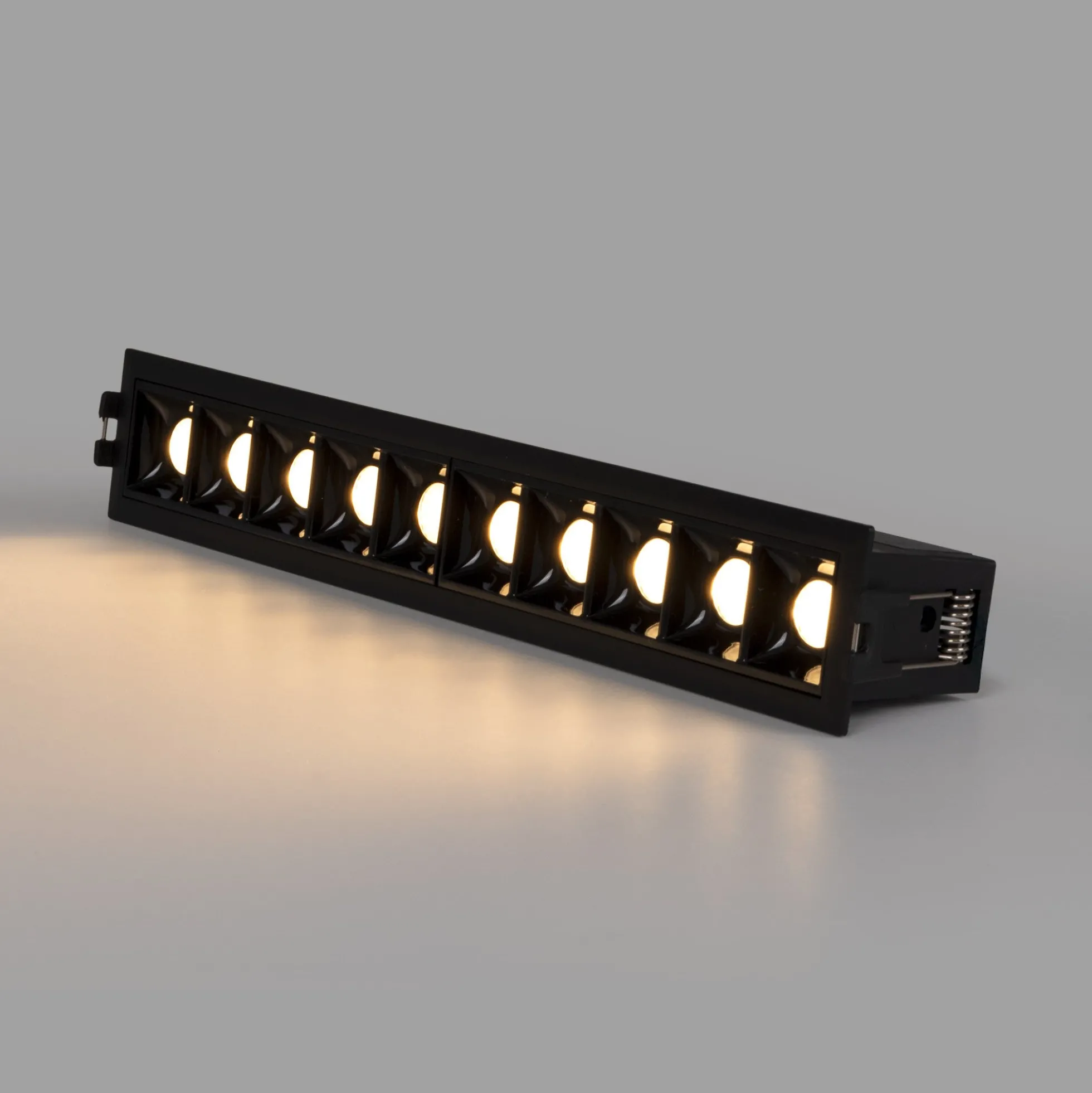 Foco lineal LED empotrable 14W - UGR18 - CRI90 - Driver LIFUD