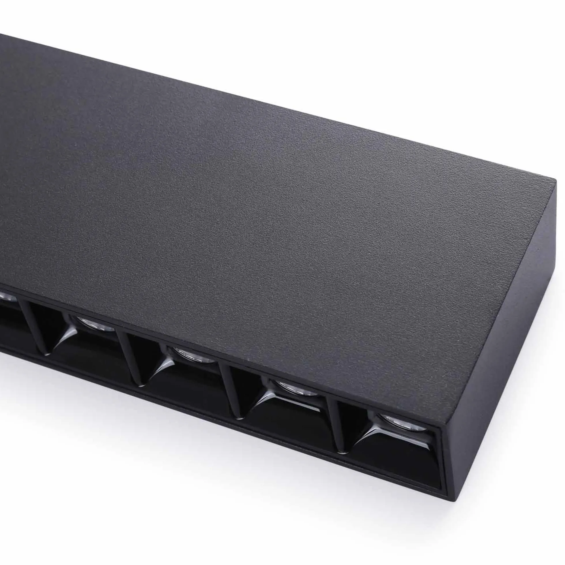 Foco lineal LED superficie color negro - 20W - UGR18 - CRI90 - Chip OSRAM