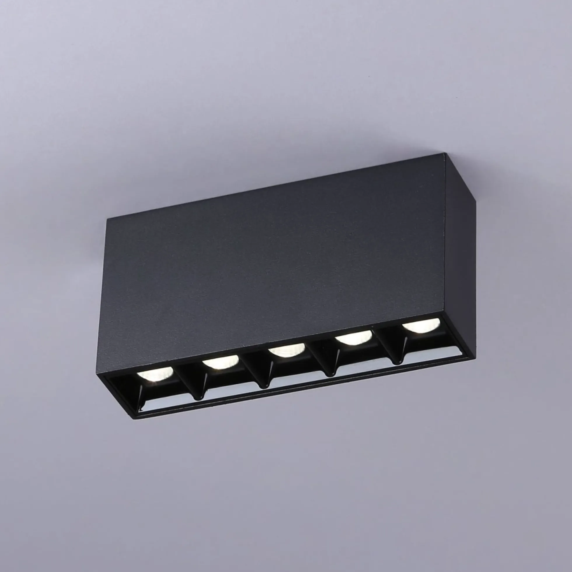 Foco lineal LED superficie - 10W - UGR18 - CRI90 - Chip OSRAM