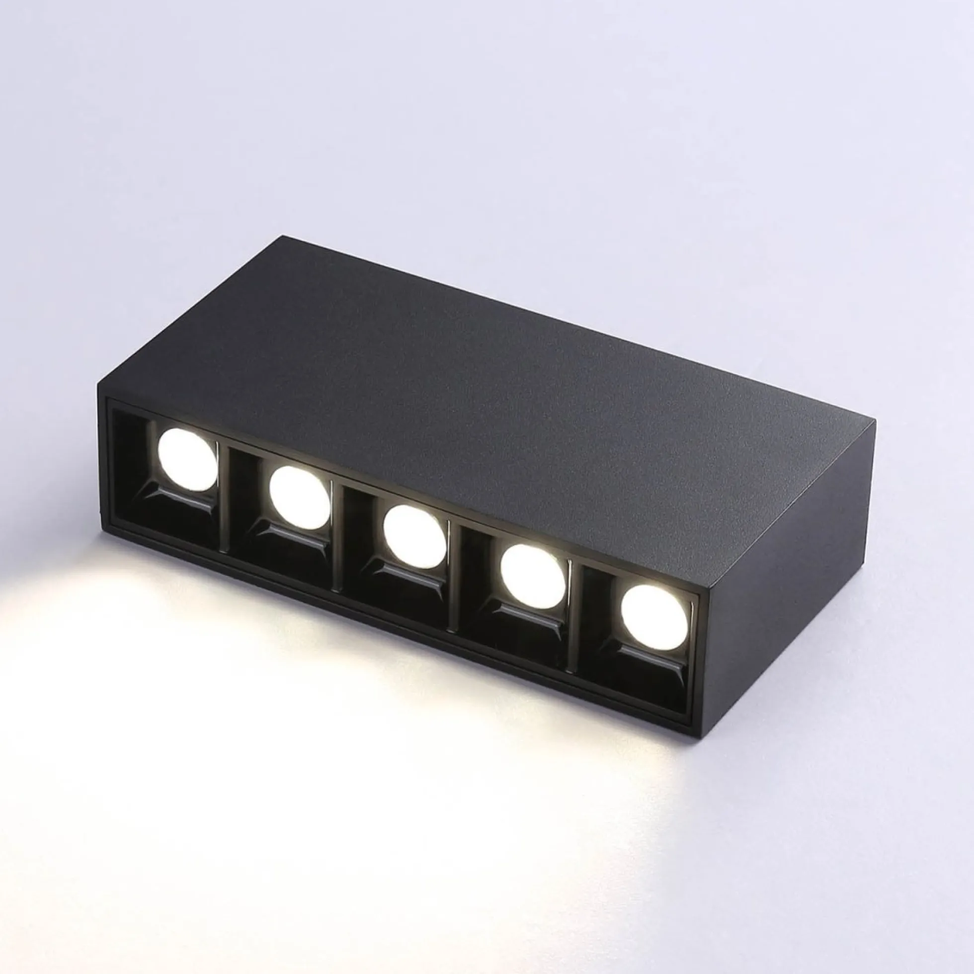 Foco lineal LED superficie - 10W - UGR18 - CRI90 - Chip OSRAM