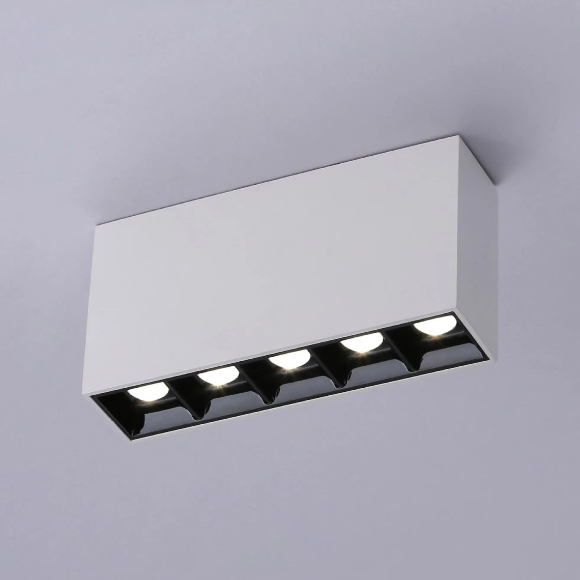 Foco lineal LED superficie - 10W - UGR18 - CRI90 - Chip OSRAM