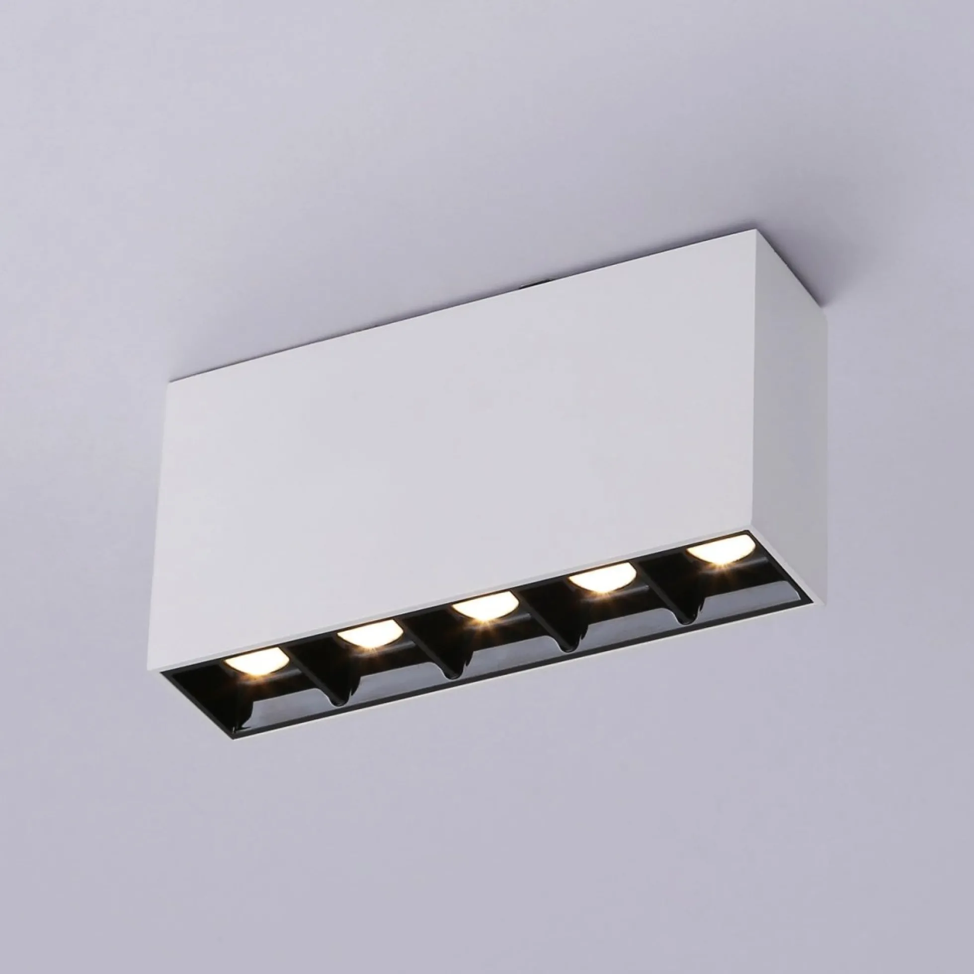Foco lineal LED superficie - 10W - UGR18 - CRI90 - Chip OSRAM