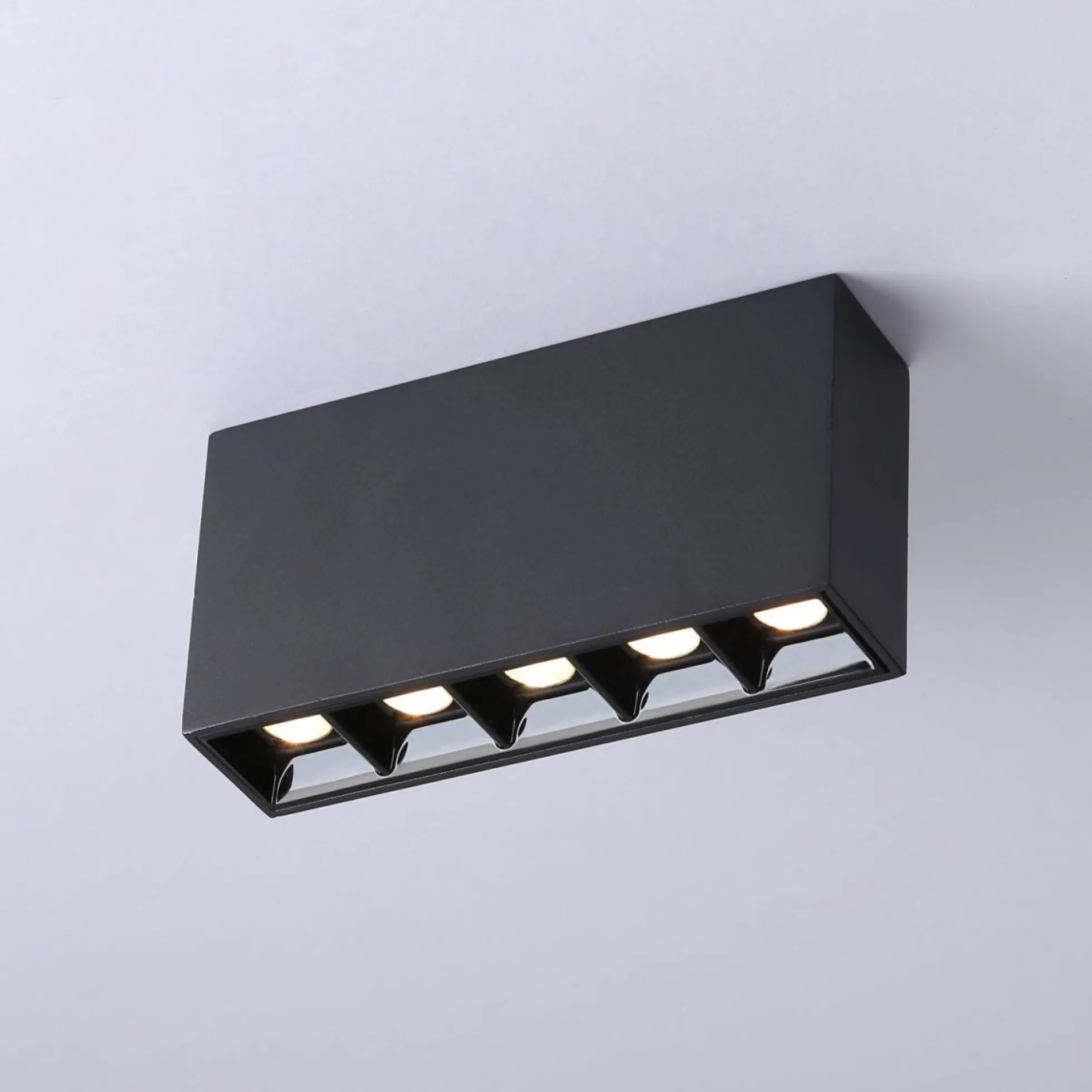 Foco lineal LED superficie - 10W - UGR18 - CRI90 - Chip OSRAM