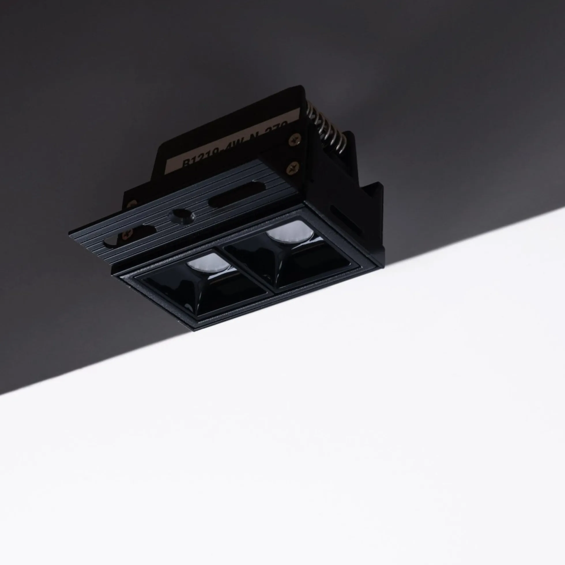 Foco lineal LED trimless / integración - 4W - UGR18 - CRI90