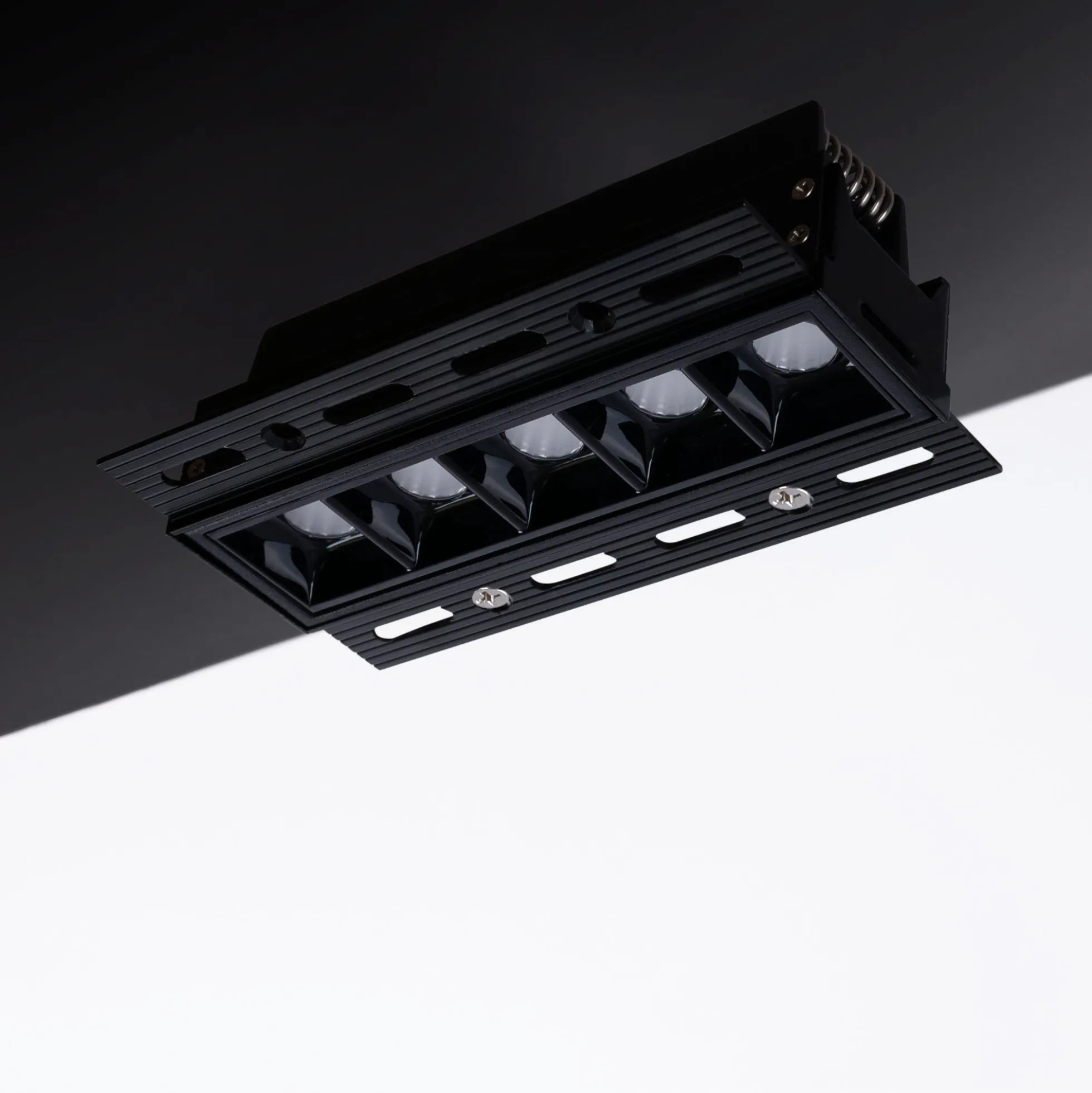 Foco lineal LED trimless / integración - 12W - UGR18 - CRI90