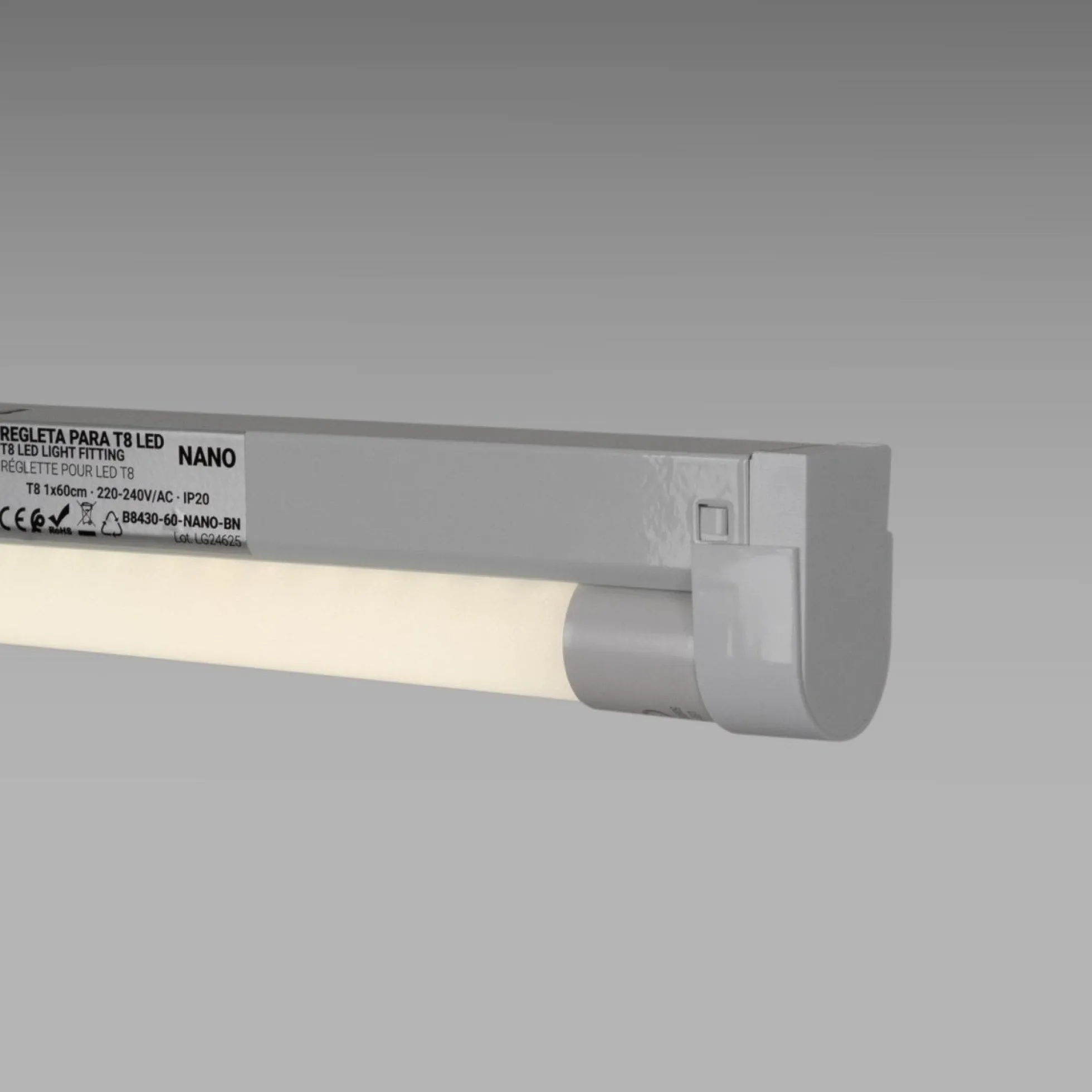Kit regleta portatubos + tubo LED T8 - 9W - 60cm