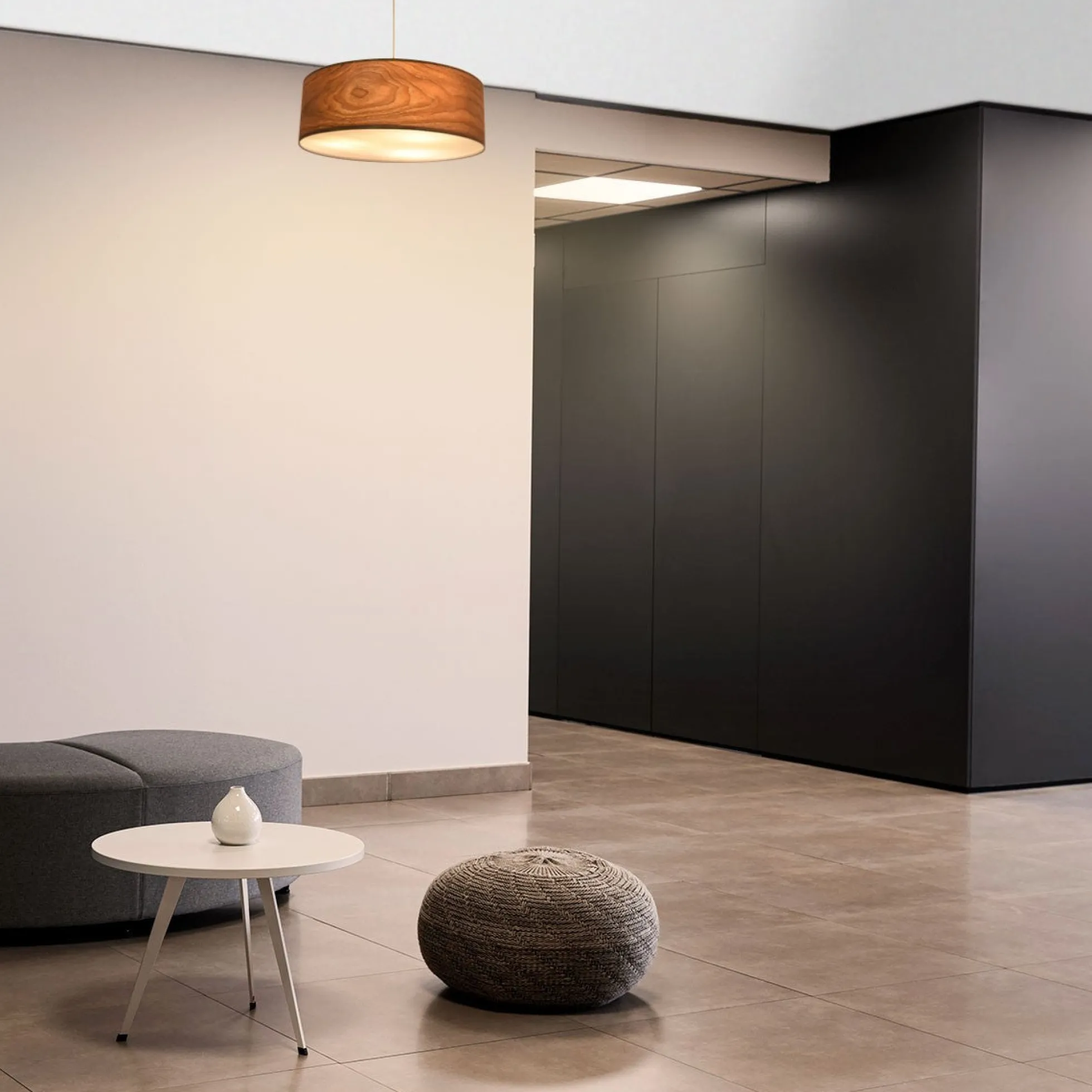 Lampara colgante con pantalla efecto madera "MATAGALLS" - 3xE27
