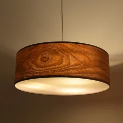 Lampara colgante con pantalla efecto madera