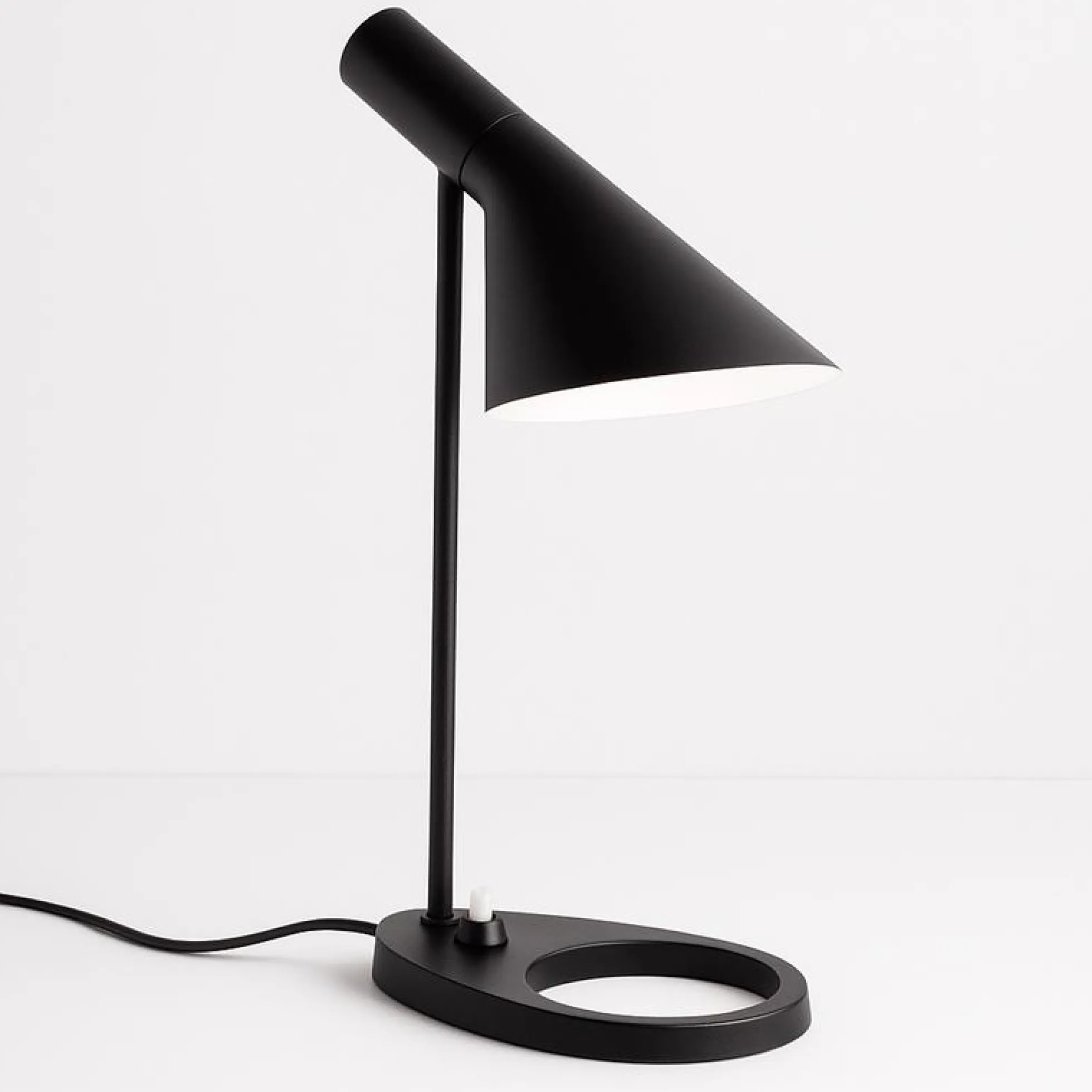 Lampara de mesa de diseño "Marlene"
