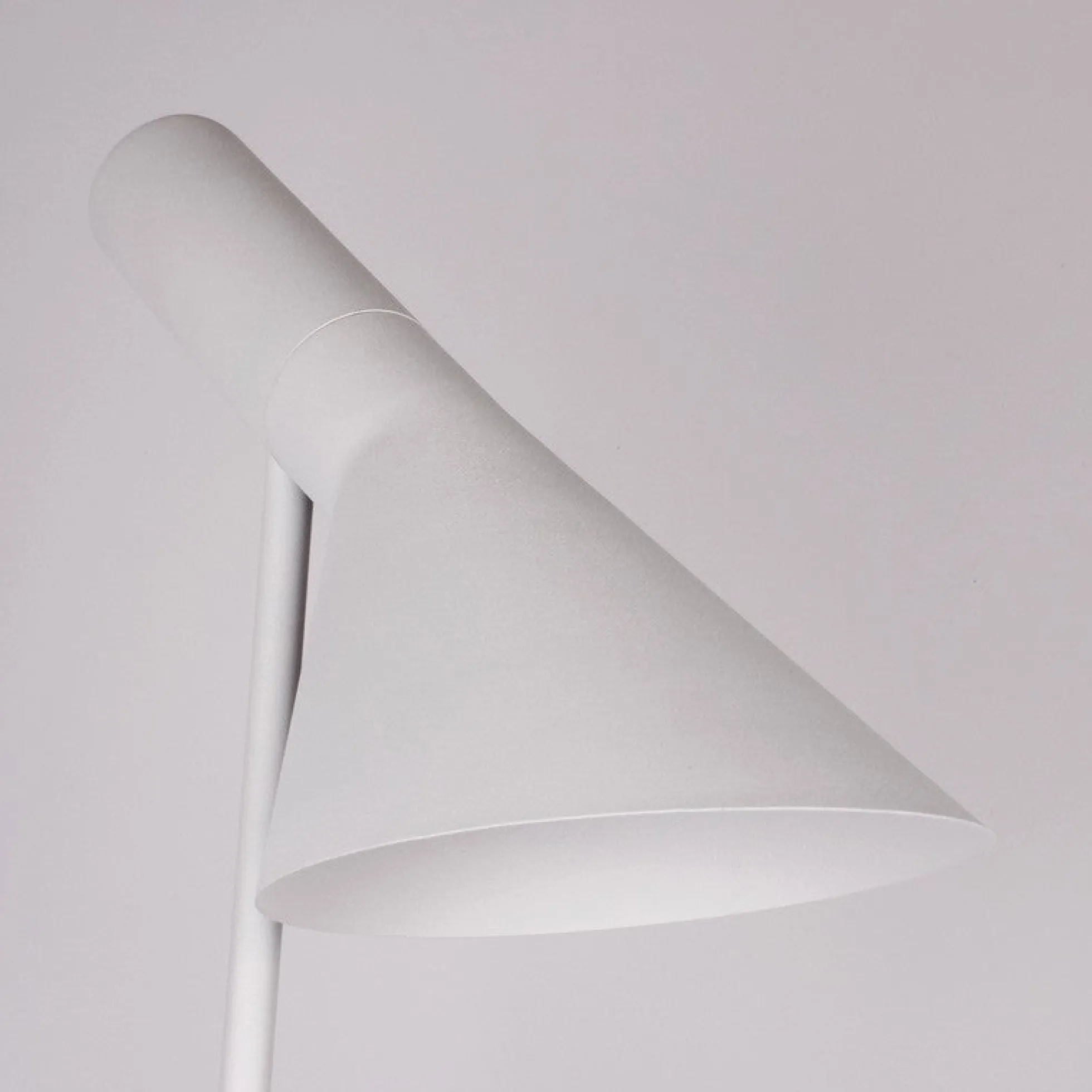 Lampara de mesa de diseño "Marlene"