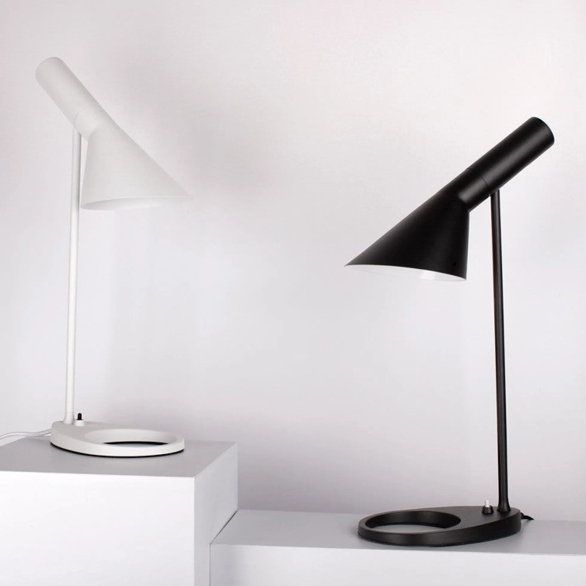 Lampara de mesa de diseño "Marlene"