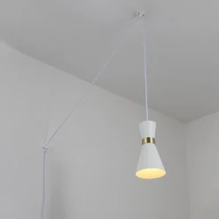 Lámpara colgante de metal con enchufe