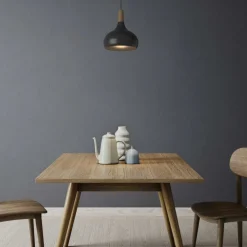 Lámpara colgante de metal y madera