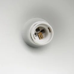 Lámpara colgante de metal y madera