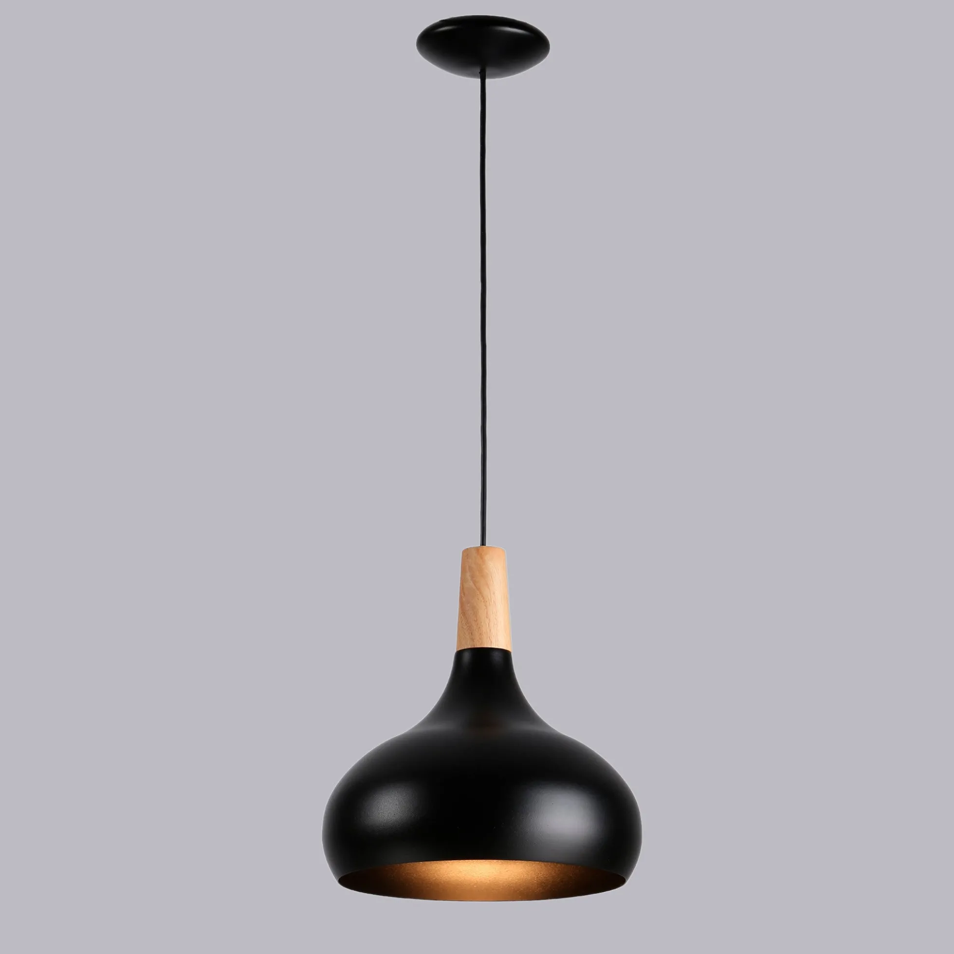 Lámpara colgante de metal y madera "Loop"