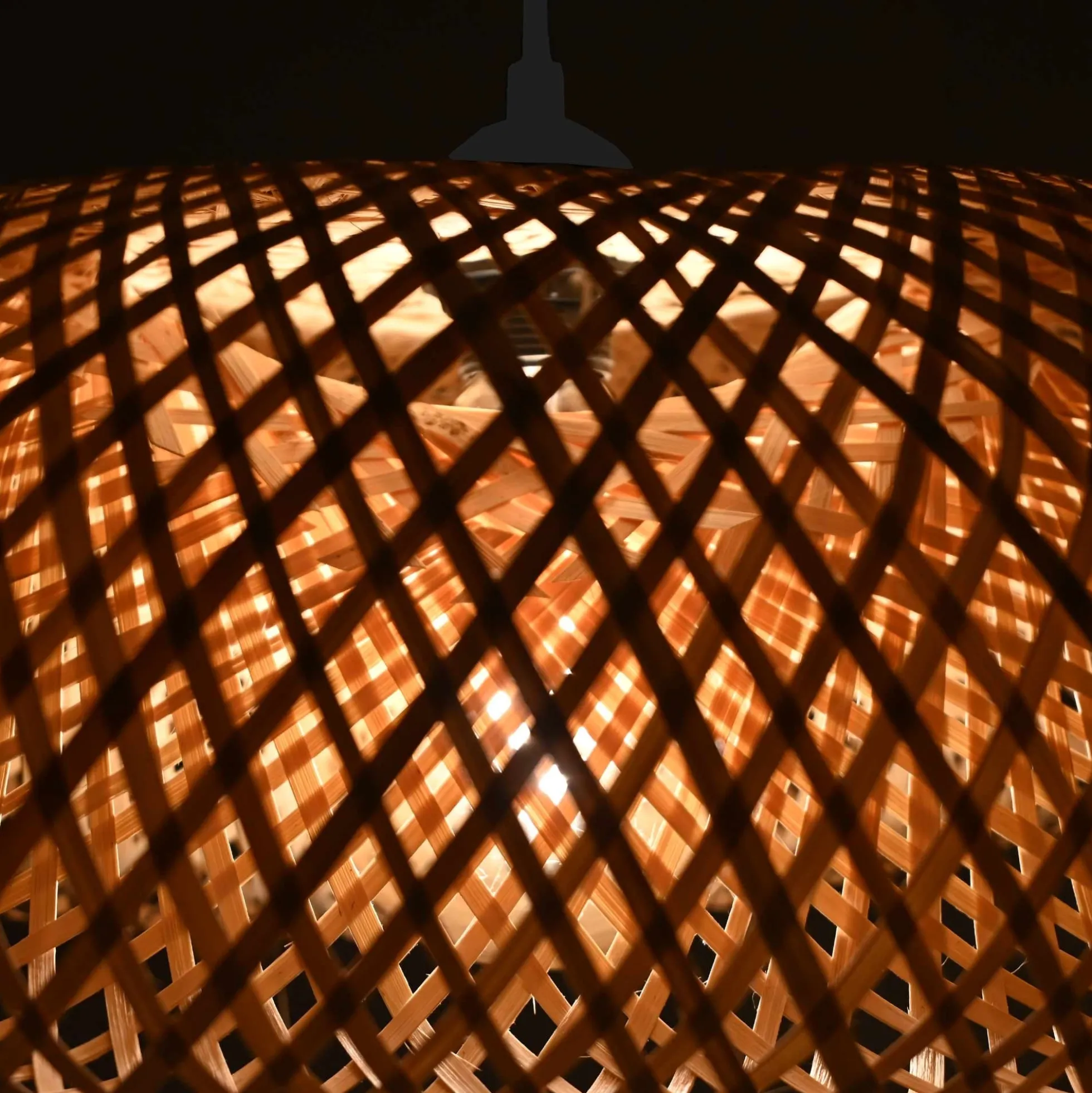 Lámpara colgante de mimbre "FREY" - Con interruptor y enchufe - E27